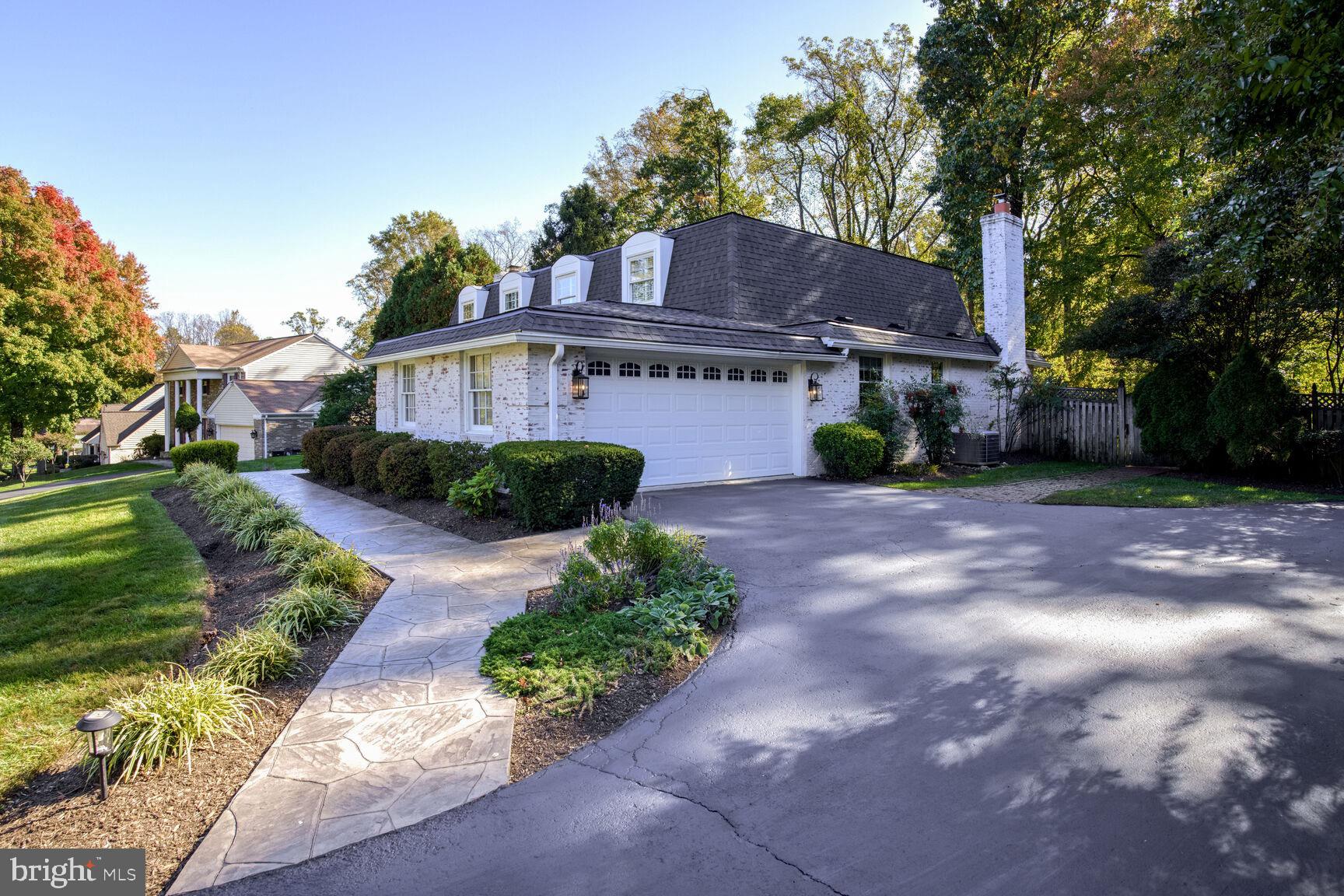 LANGLEY OAKS - Residential