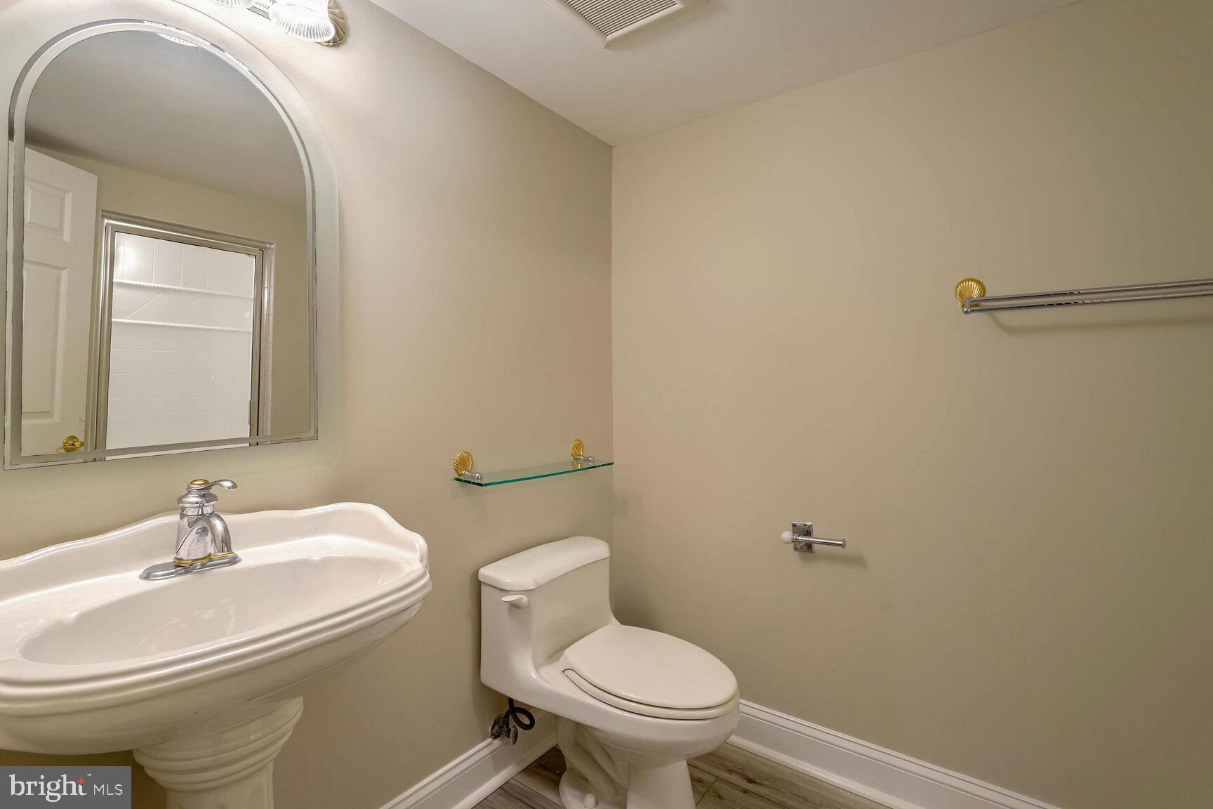 LANGLEY OAKS - Residential