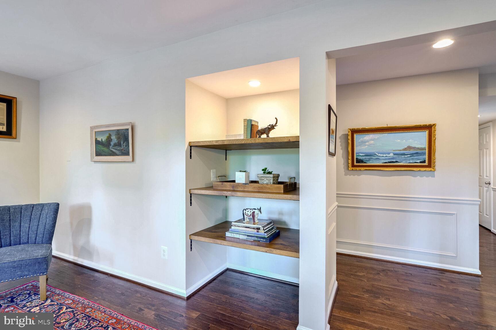 LANGLEY OAKS - Residential