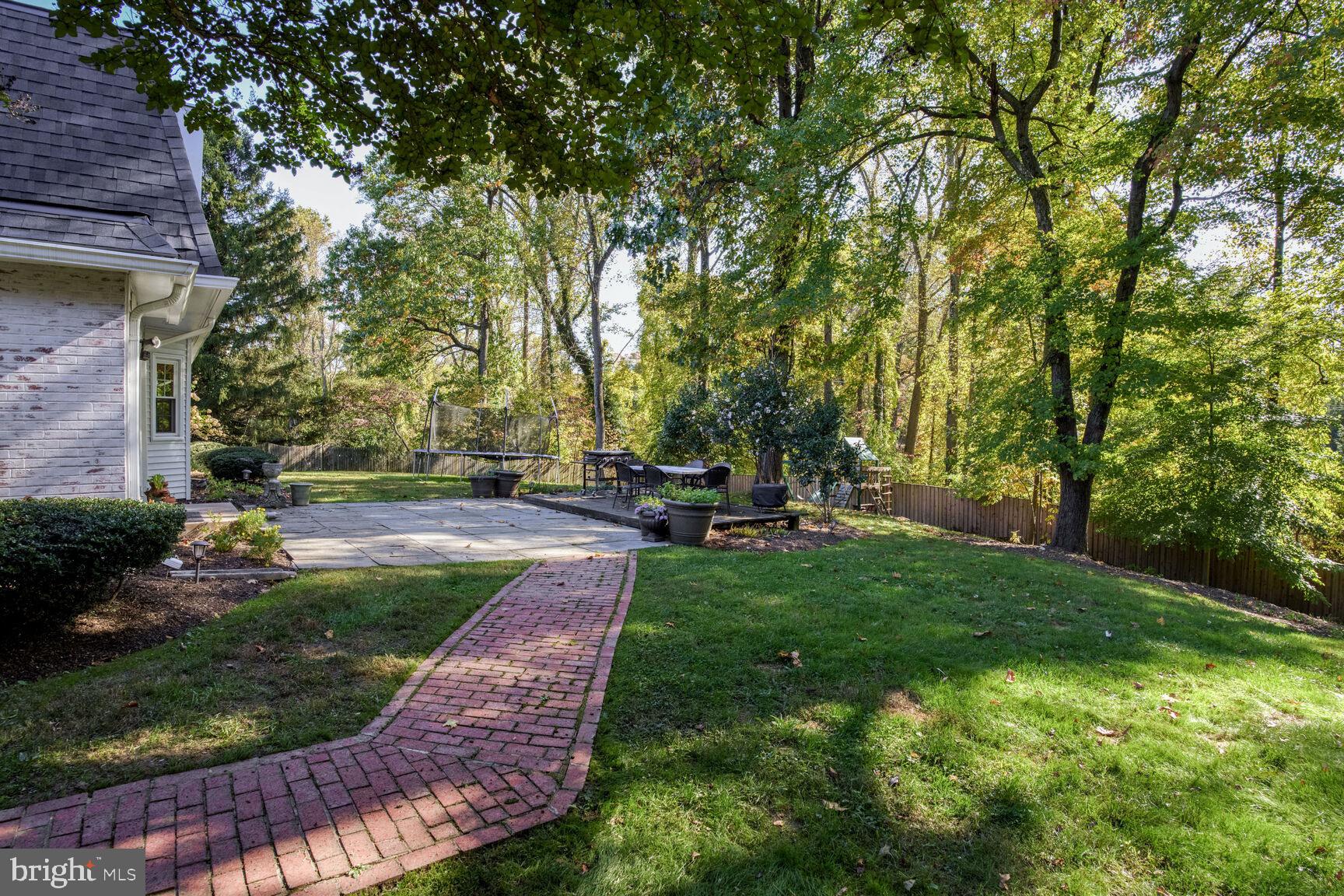 LANGLEY OAKS - Residential