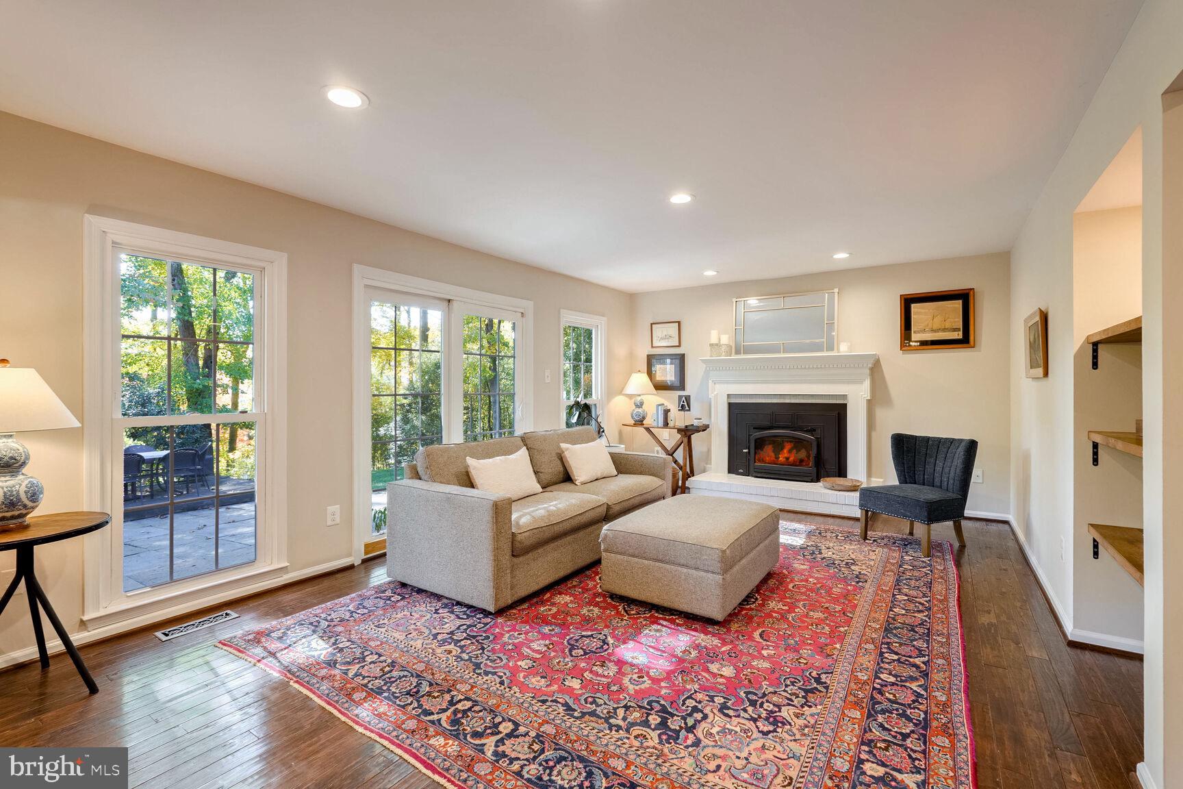 LANGLEY OAKS - Residential