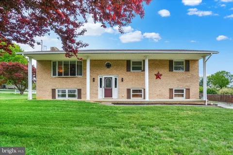 95 Vinton Drive, York, PA 17402 - #: PAYK2103332