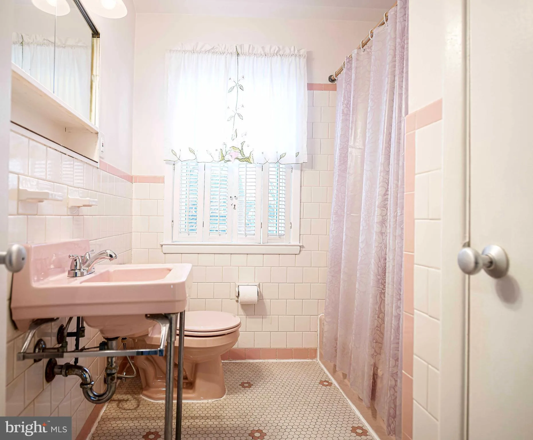 Baltimore, Maryland 21239, United States, 3 Bedrooms Bedrooms, ,2 BathroomsBathrooms,Residential,Contingent,81971