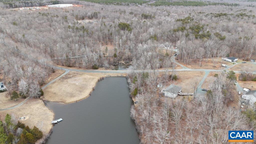 HUNTERS LAKE - Residential