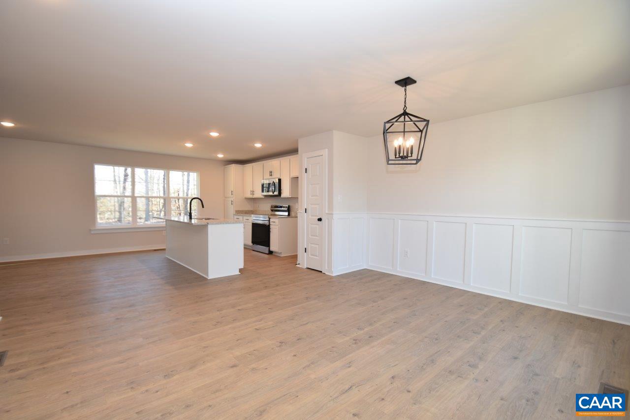 HUNTERS LAKE - Residential