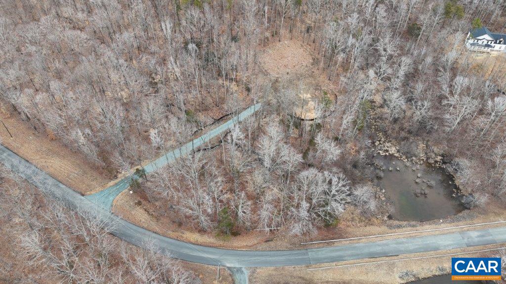 HUNTERS LAKE - Residential