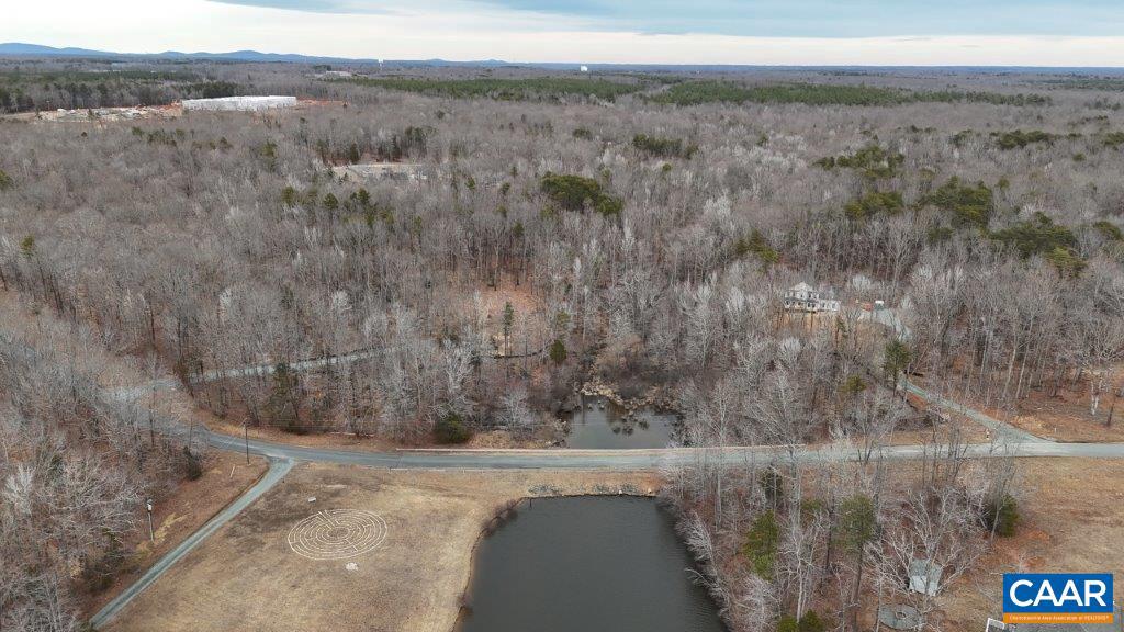 HUNTERS LAKE - Residential