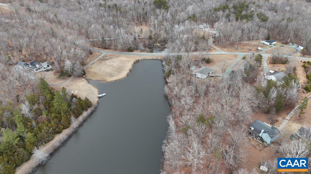 HUNTERS LAKE - Residential