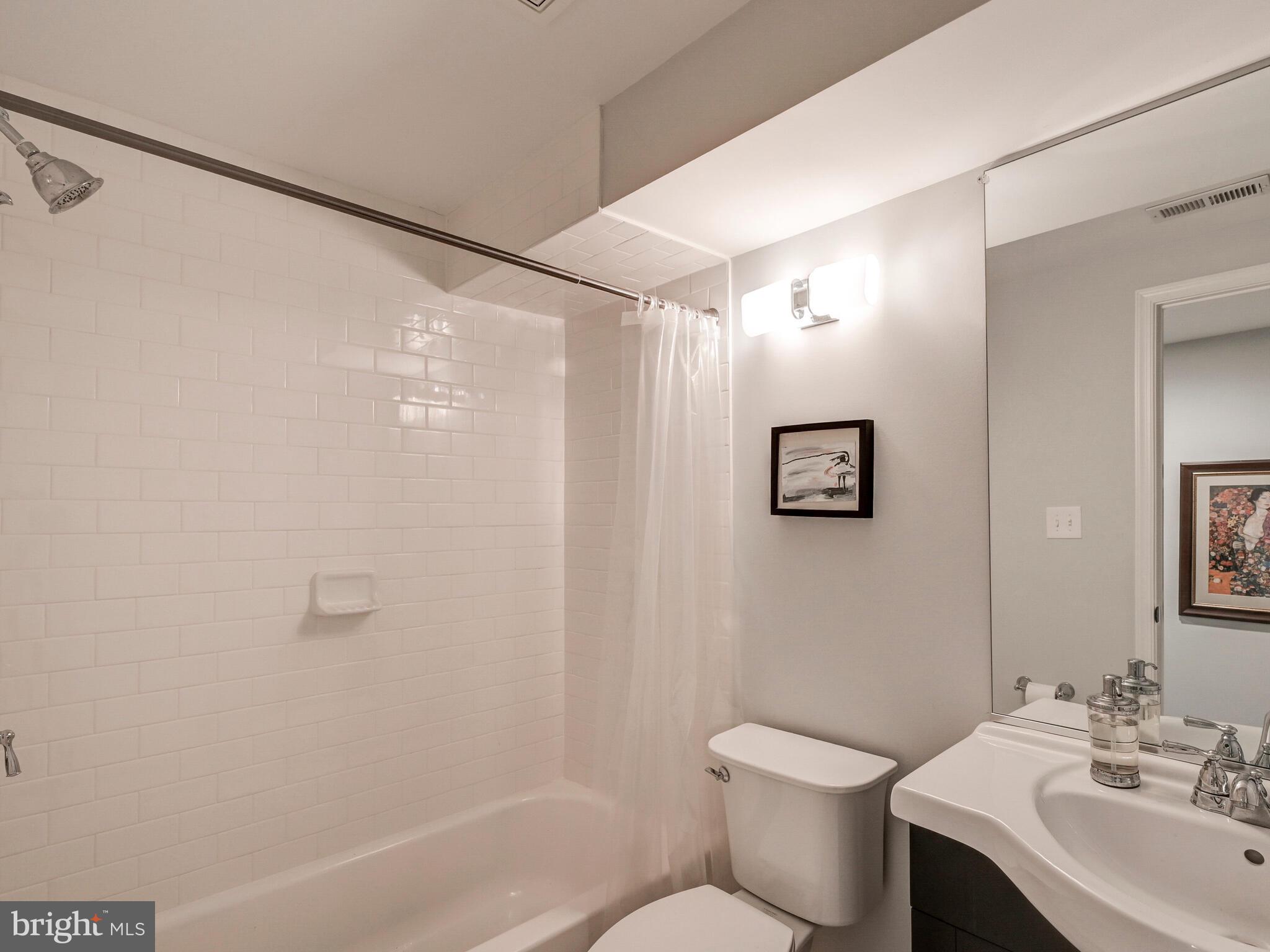 HAMPDEN HISTORIC DISTRICT - Residential Lease