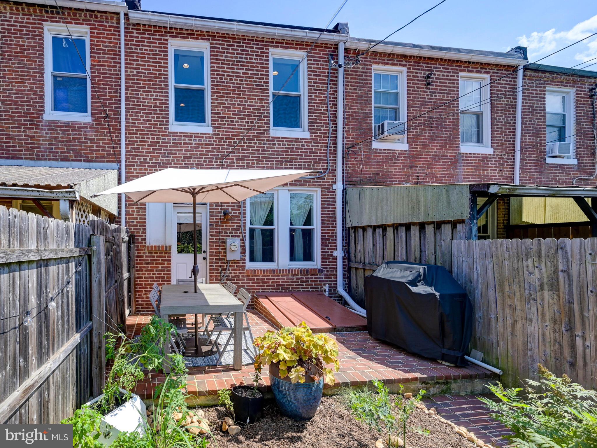 HAMPDEN HISTORIC DISTRICT - Residential Lease