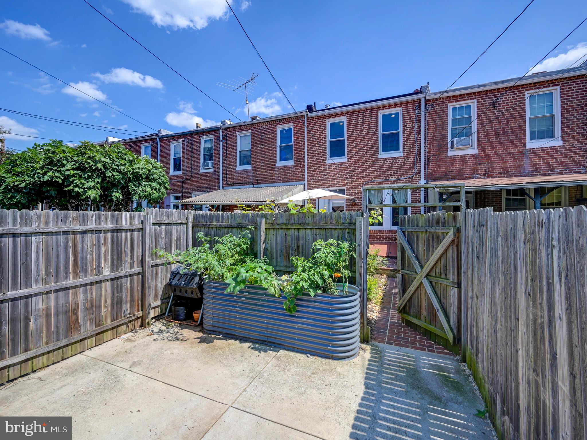 HAMPDEN HISTORIC DISTRICT - Residential Lease