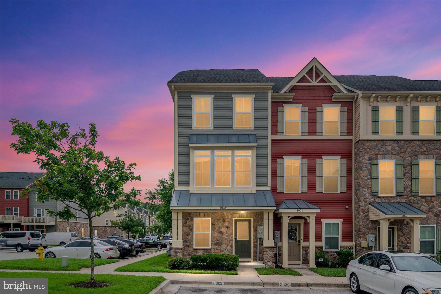 Stunning 3-Level End-Unit Townhome in Desirable Creekside Village!
This spacious and well-appointed end-of-group townhome offers the perfect blend of style, comfort, and convenience. Featuring modern flooring, granite countertops, and stainless steel appliances, this home is designed for today's lifestyle. Enjoy outdoor living on your private deck and fenced backyard—ideal for relaxing or entertaining.
The versatile lower-level den can easily be converted into a third bedroom, home office, or gym to suit your needs.
Located in the sought-after Creekside Village community, you'll love the resort-style amenities including a clubhouse, pool, fitness center, playgrounds, and dog park. With shopping, dining, and major commuter routes nearby, this is an unbeatable location.
Don't miss this incredible opportunity—schedule your showing today!