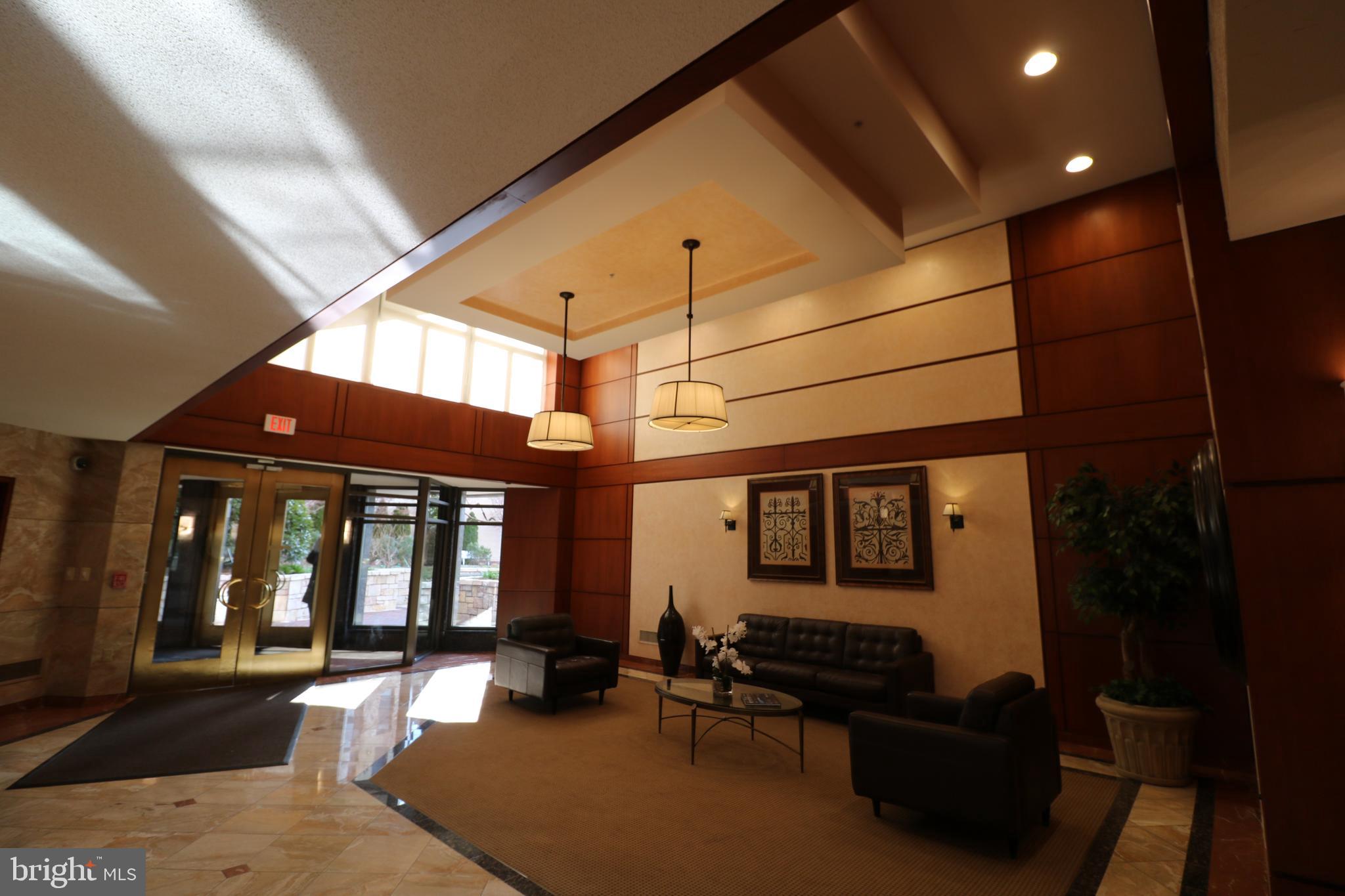 CRESCENT PLAZA - Residential Lease