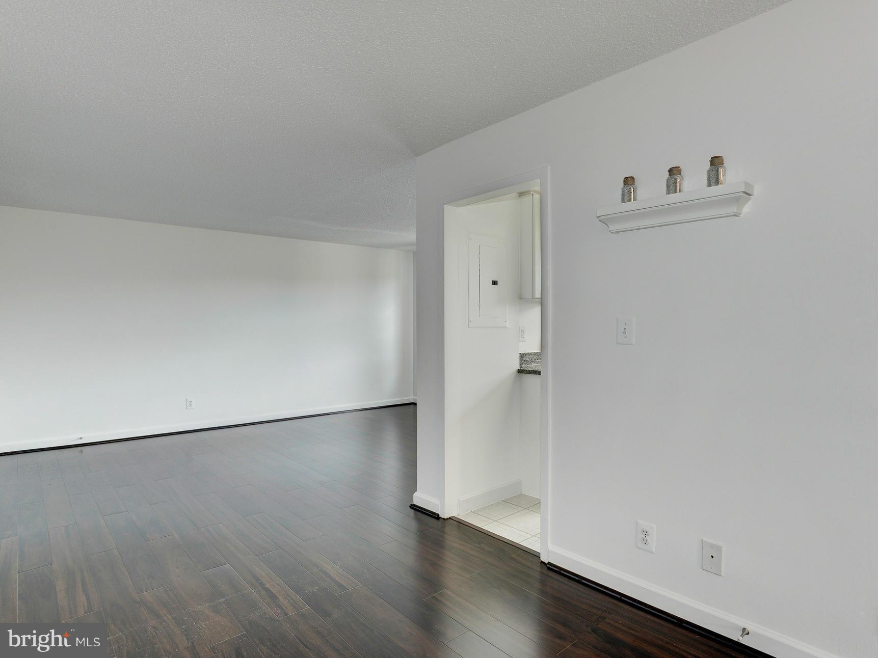 LEE HEIGHTS - Residential