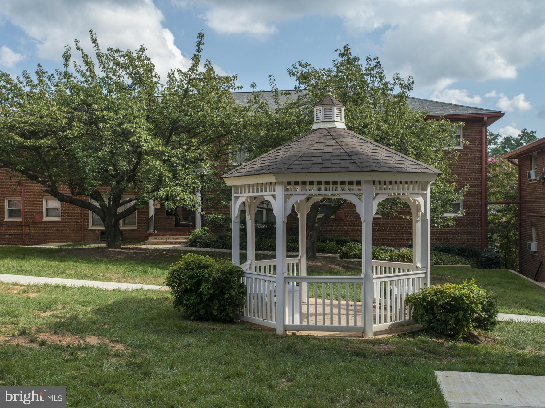 LEE HEIGHTS - Residential