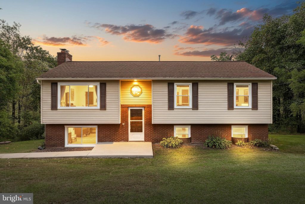 Photo of 14754 Lowe Road, STEWARTSTOWN, PA 17363 (MLS # PAYK2091040)