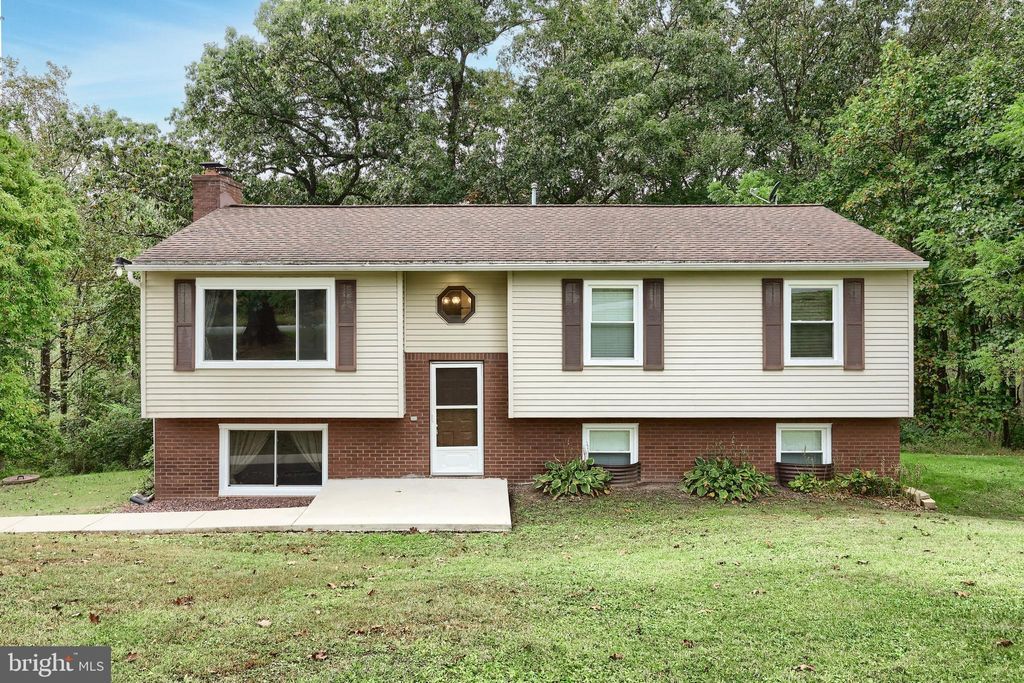 Photo of 14754 Lowe Road, STEWARTSTOWN, PA 17363 (MLS # PAYK2091040)