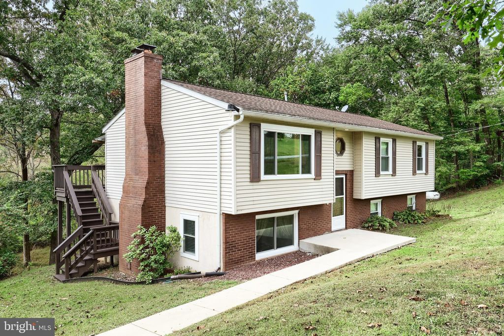 Photo of 14754 Lowe Road, STEWARTSTOWN, PA 17363 (MLS # PAYK2091040)