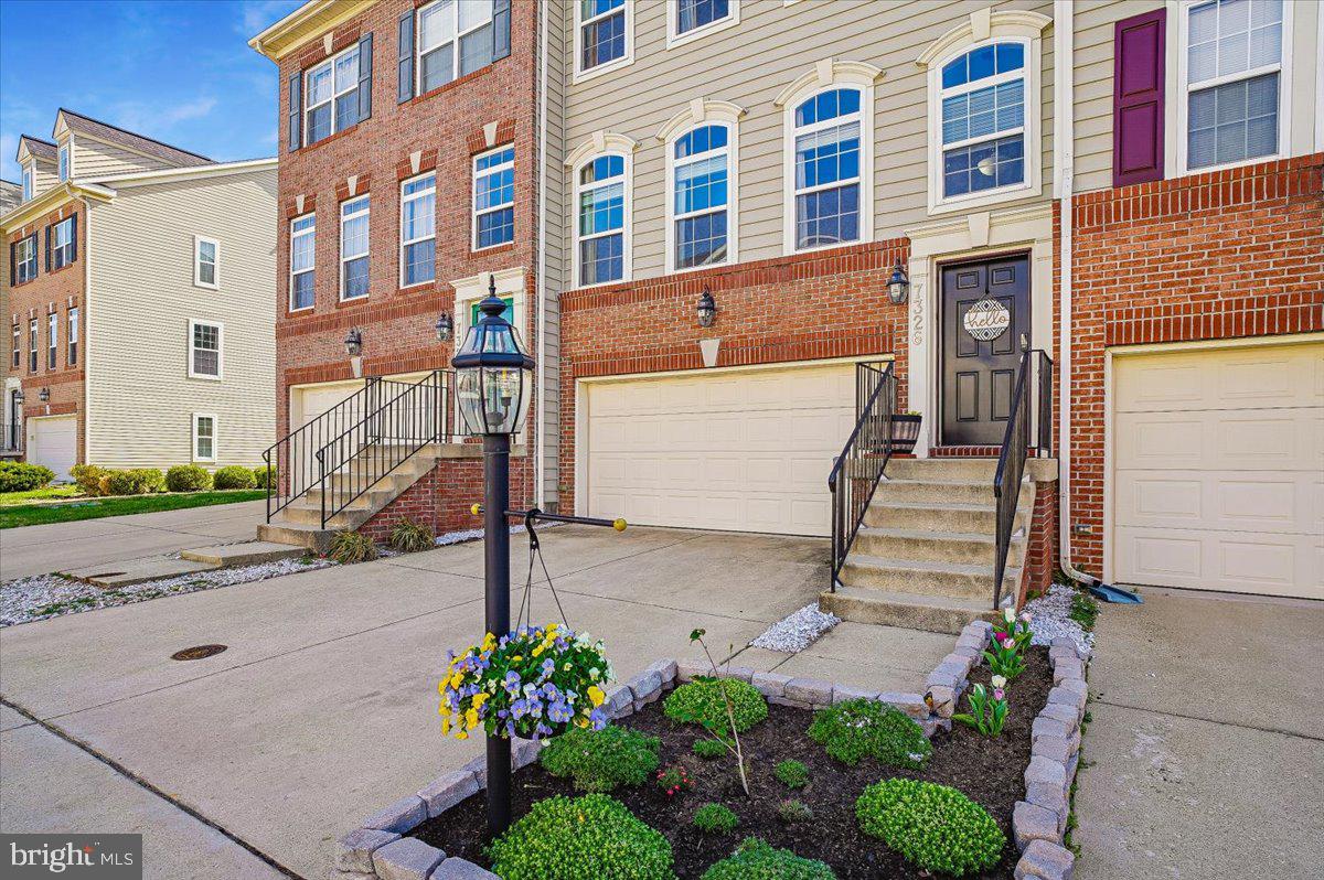 7326 MOCKINGBIRD CIRCLE