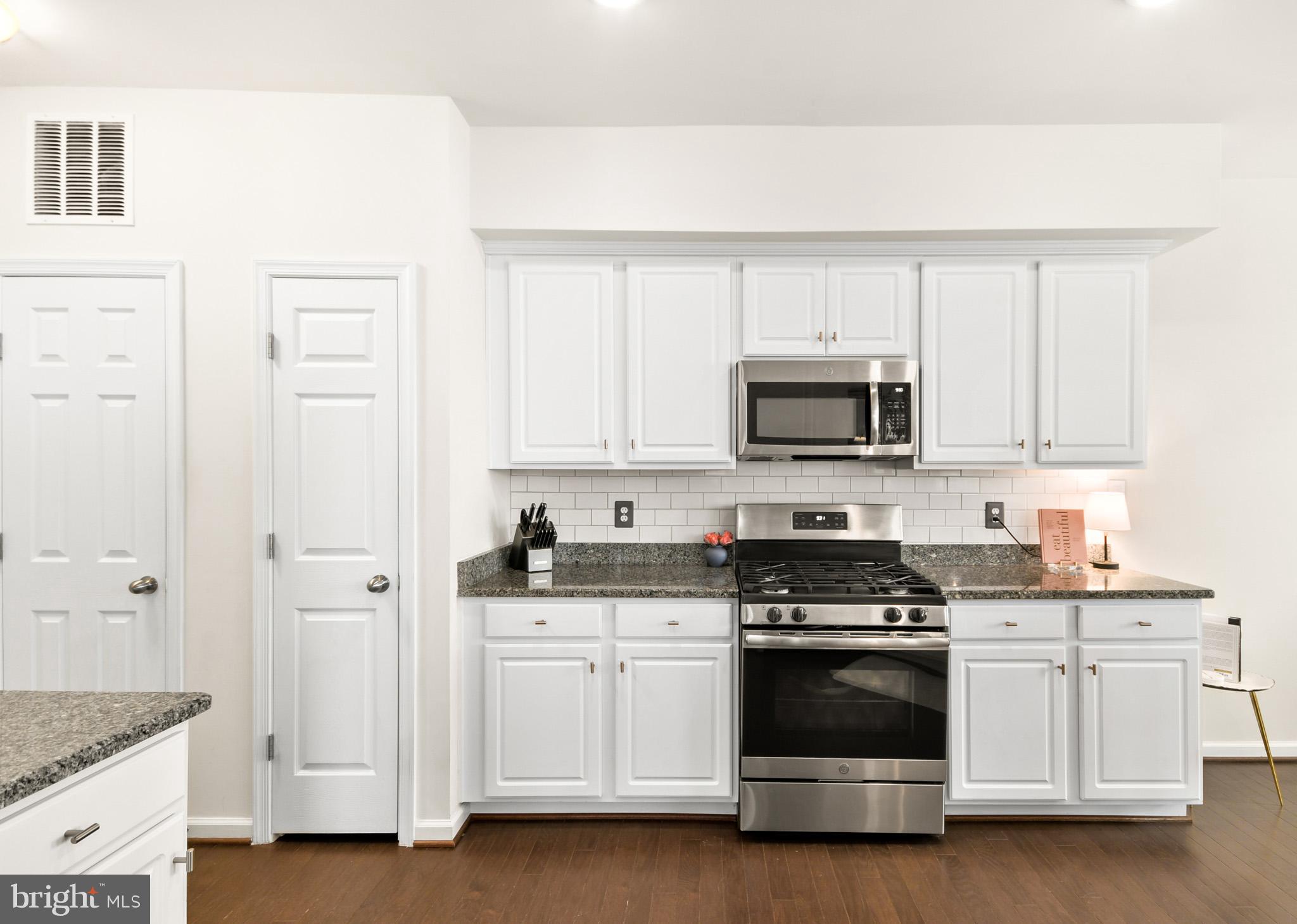 JEFFERSON PLACE - Residential