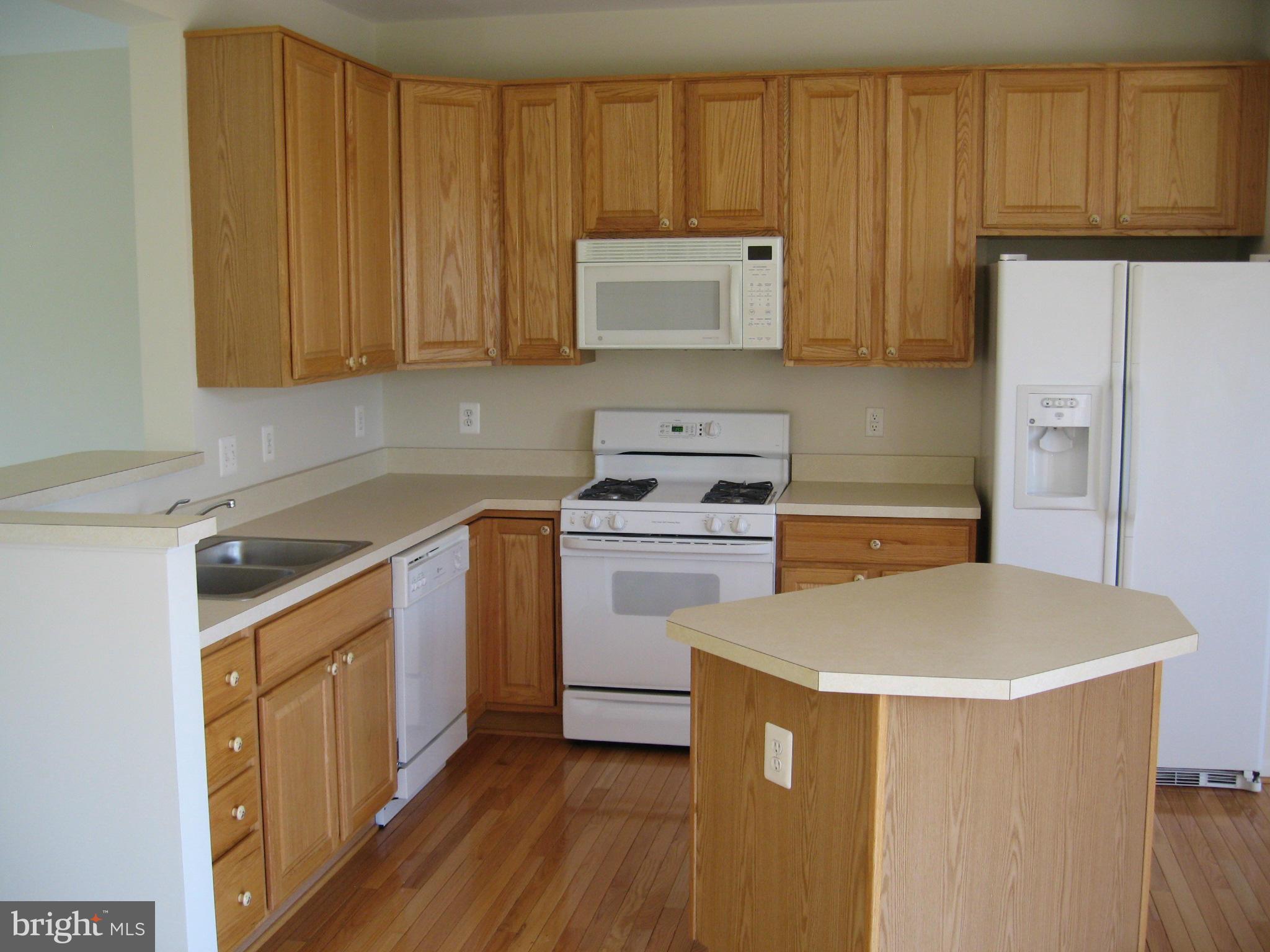 MOUNT VEE MANOR - Residential Lease