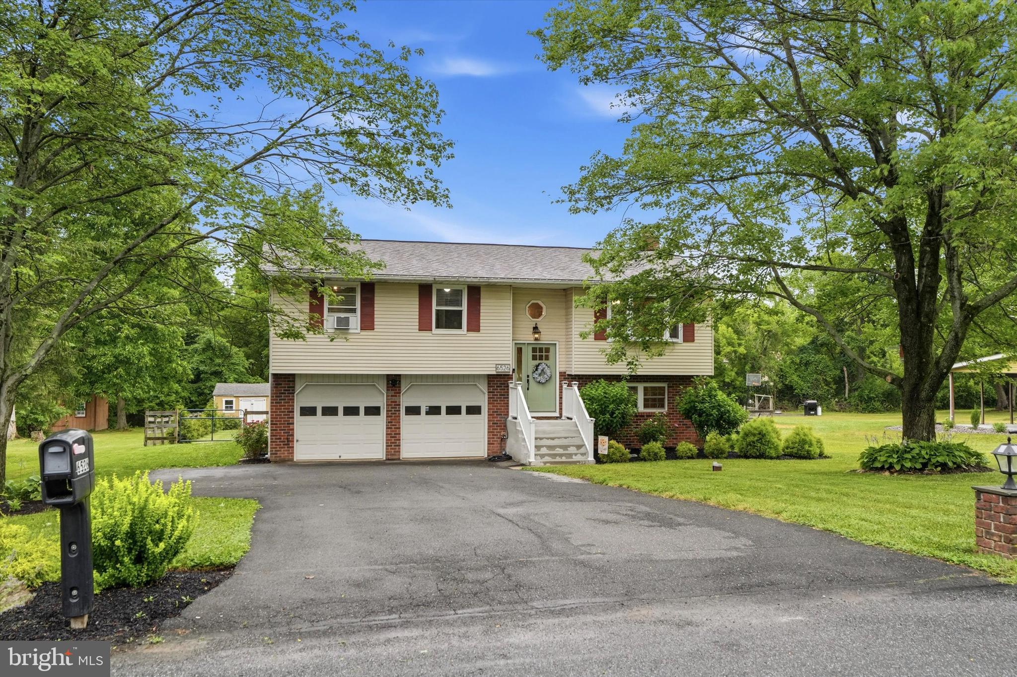 6526 SKYVIEW LANE