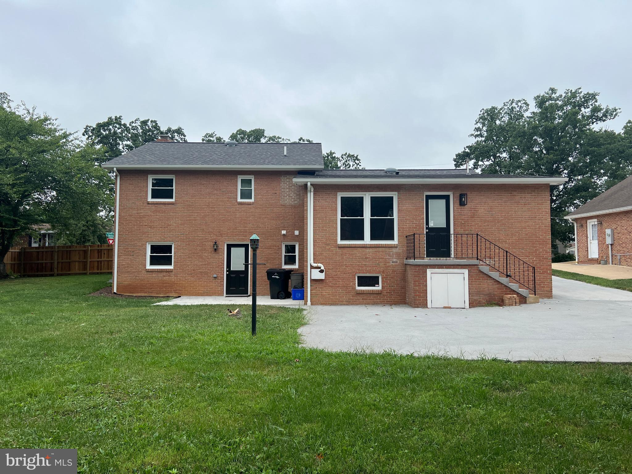 CEDARMEADE - Residential Lease