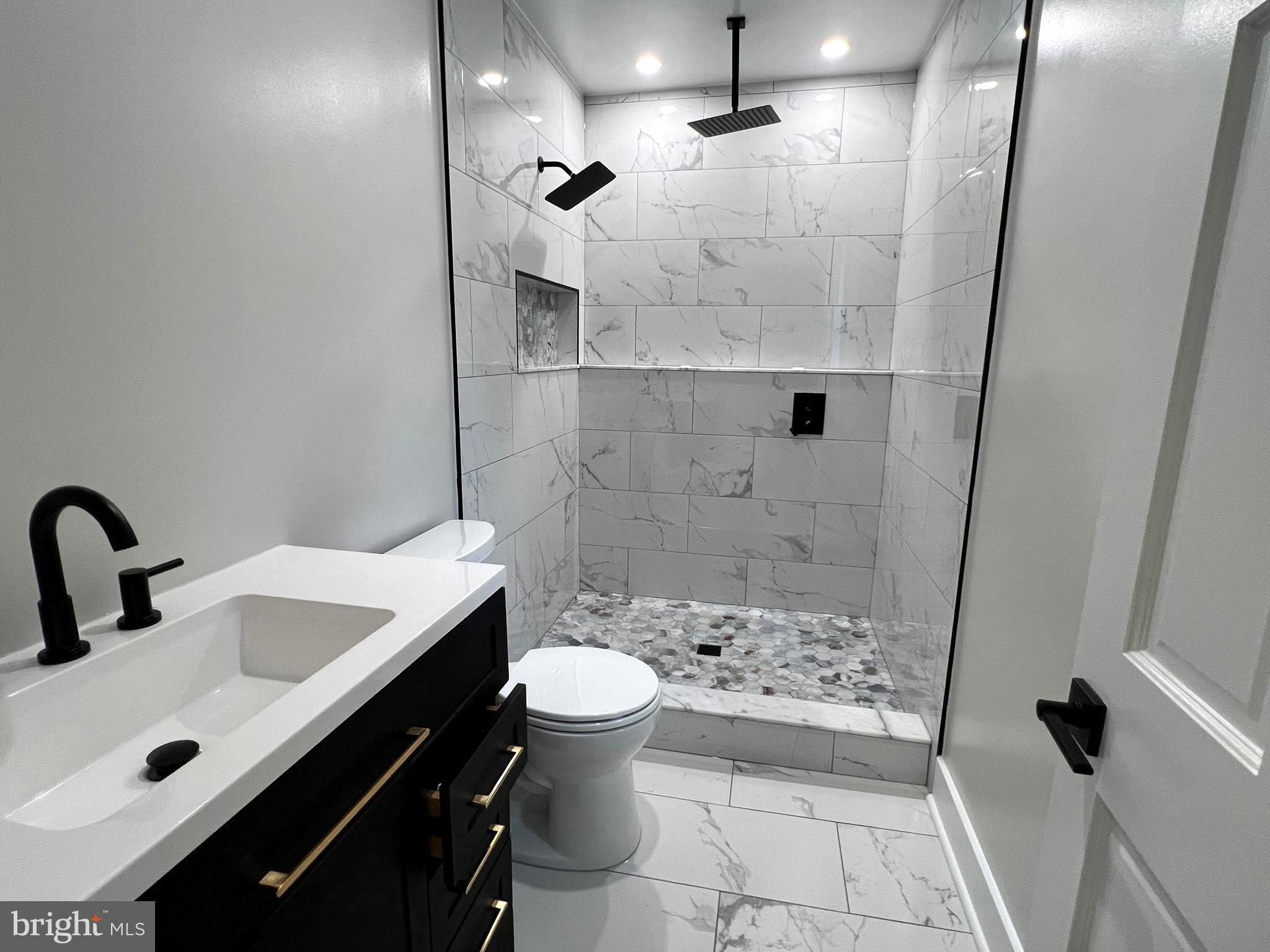 CEDARMEADE - Residential Lease