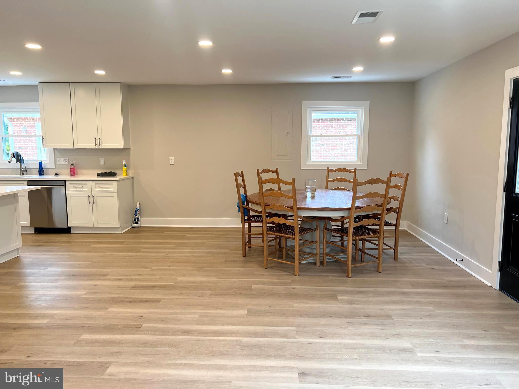 CEDARMEADE - Residential Lease