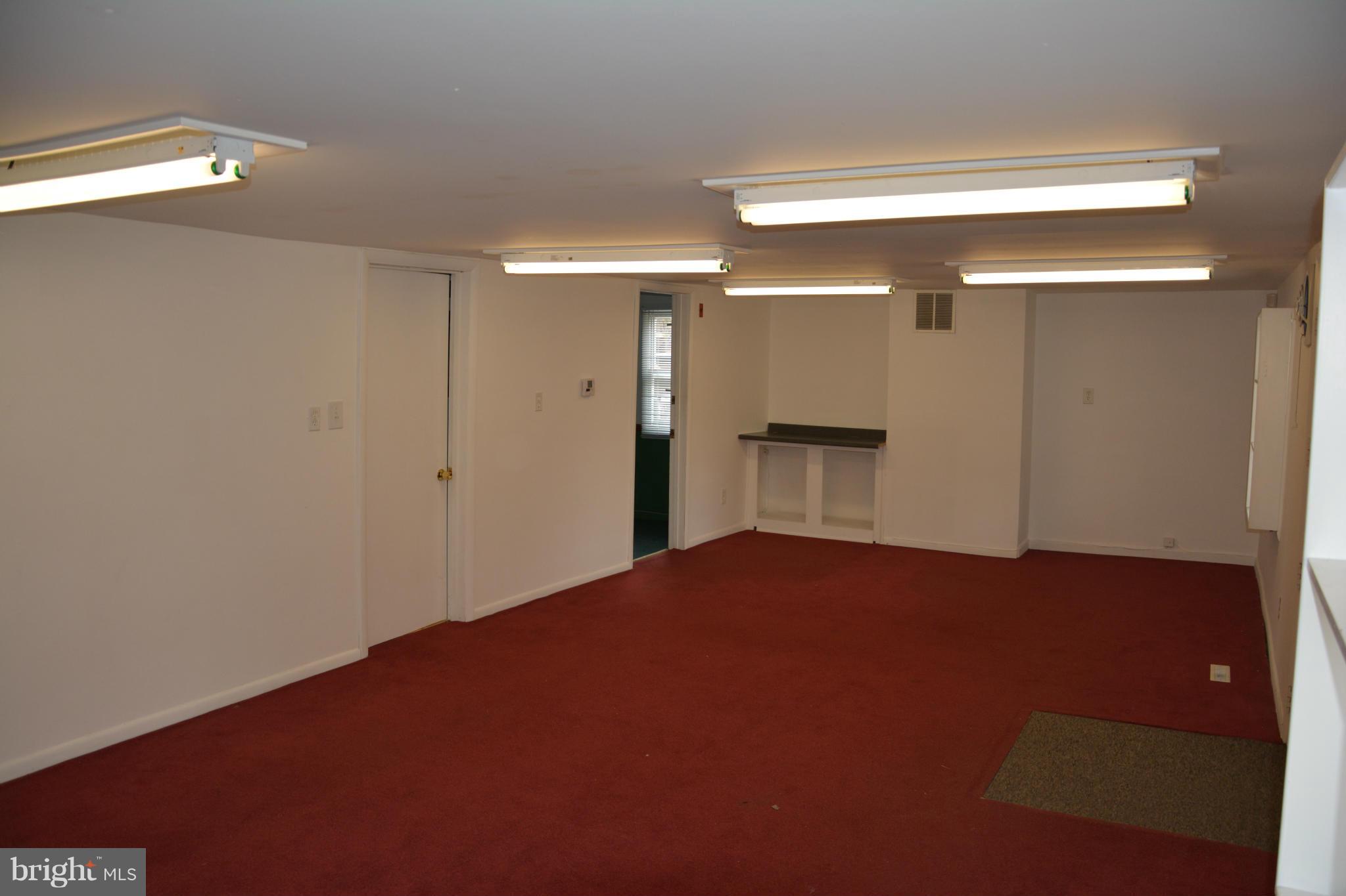 LAKE SHORE - Commercial Sale