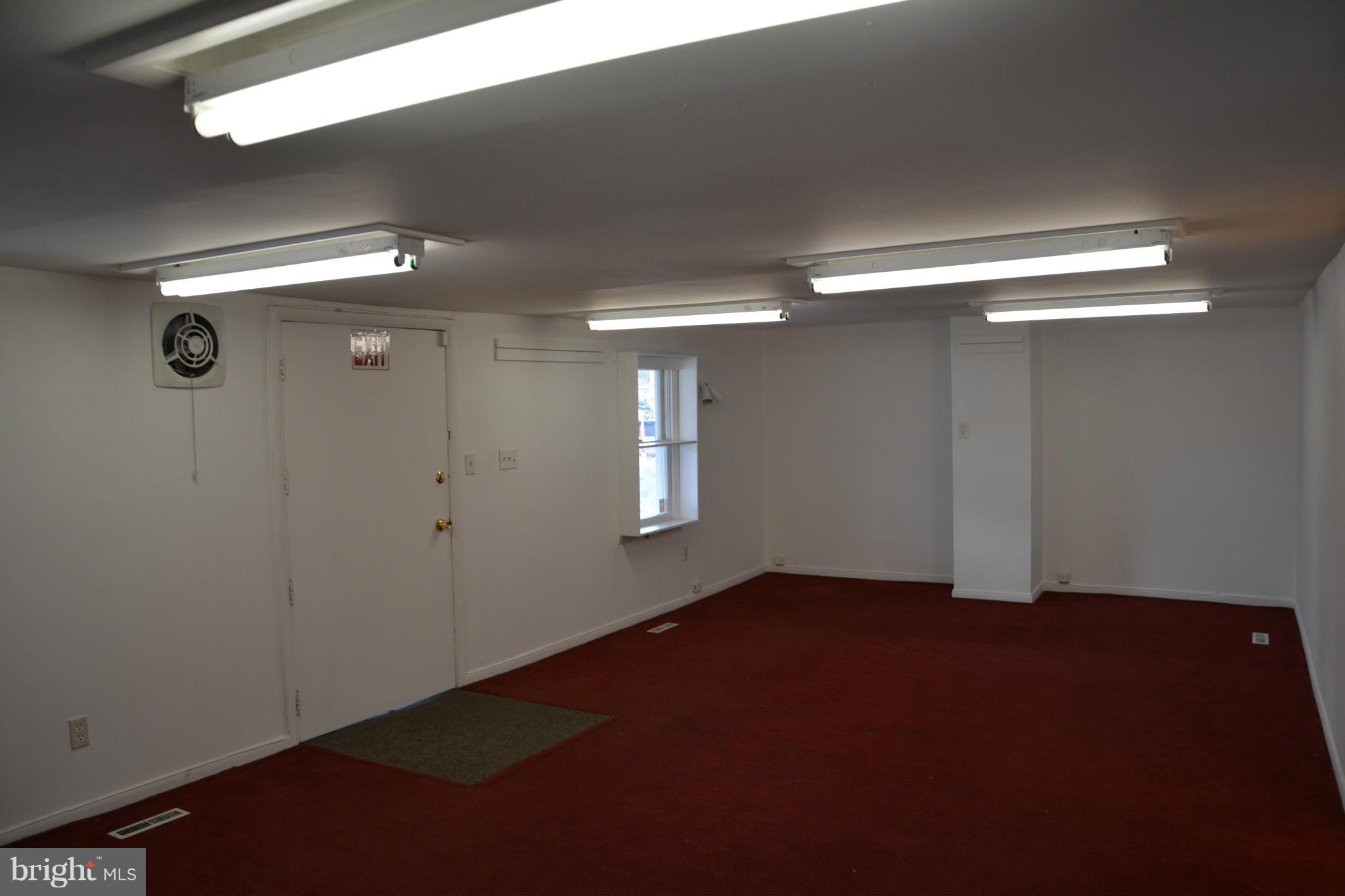 LAKE SHORE - Commercial Sale