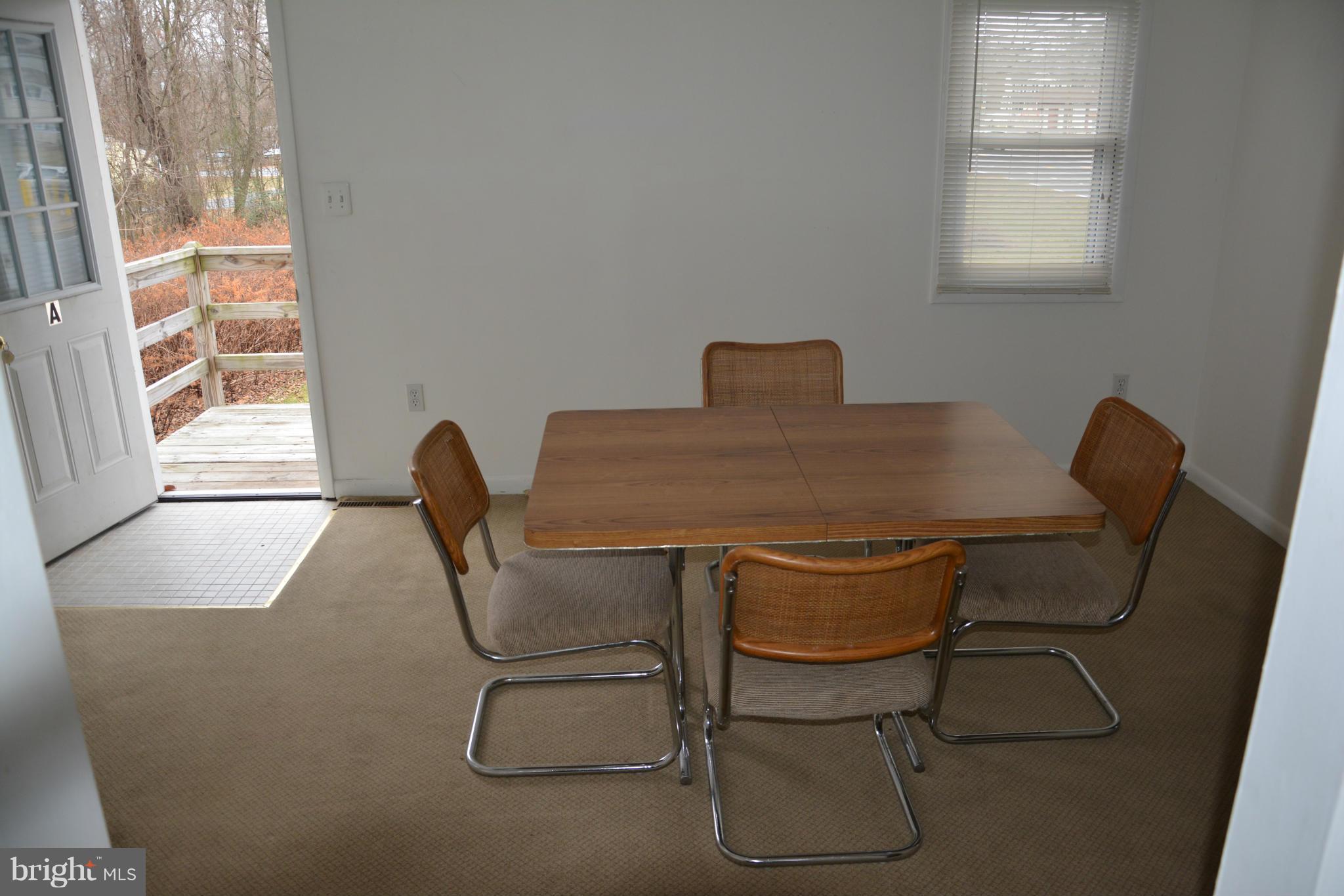 LAKE SHORE - Commercial Sale