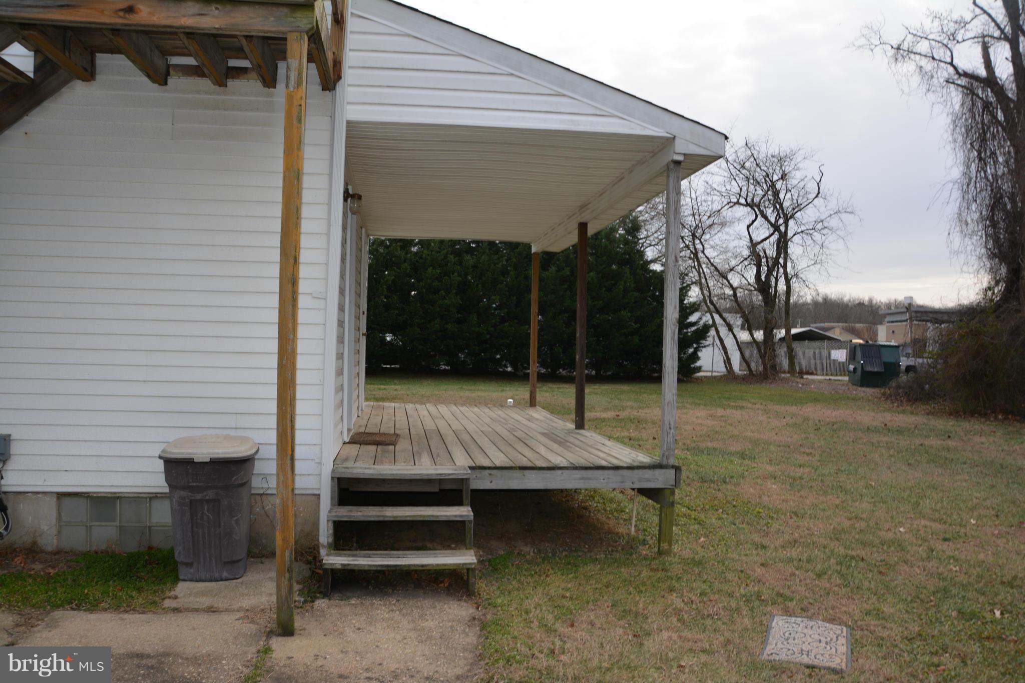 LAKE SHORE - Commercial Sale