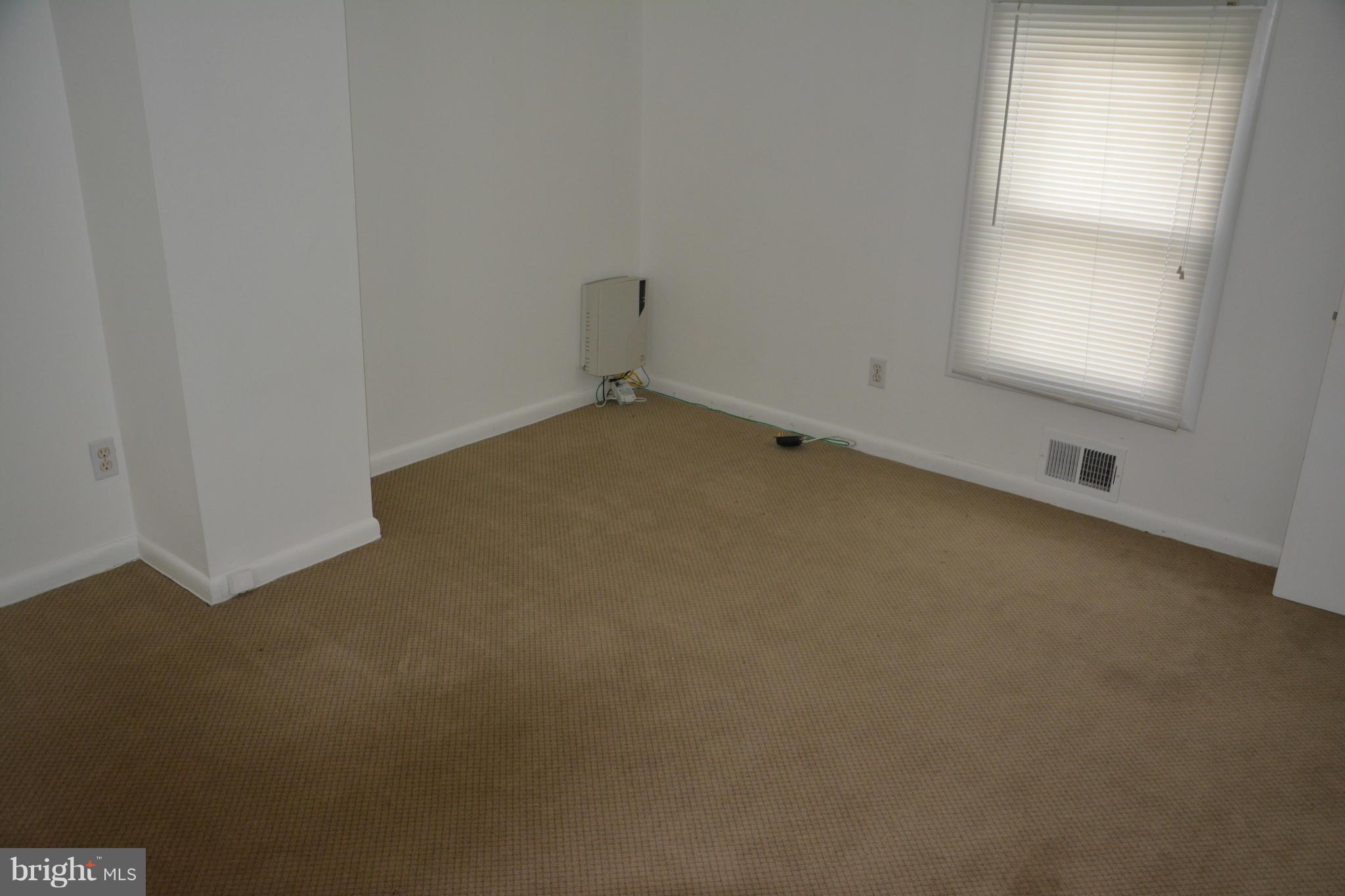 LAKE SHORE - Commercial Sale