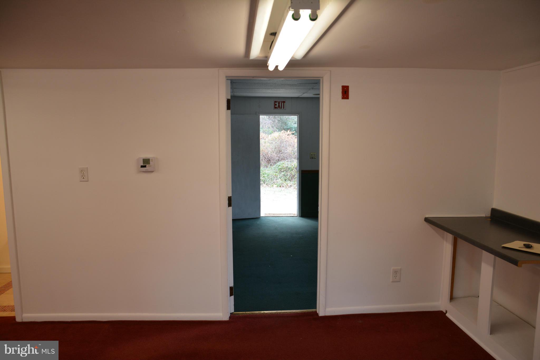 LAKE SHORE - Commercial Sale