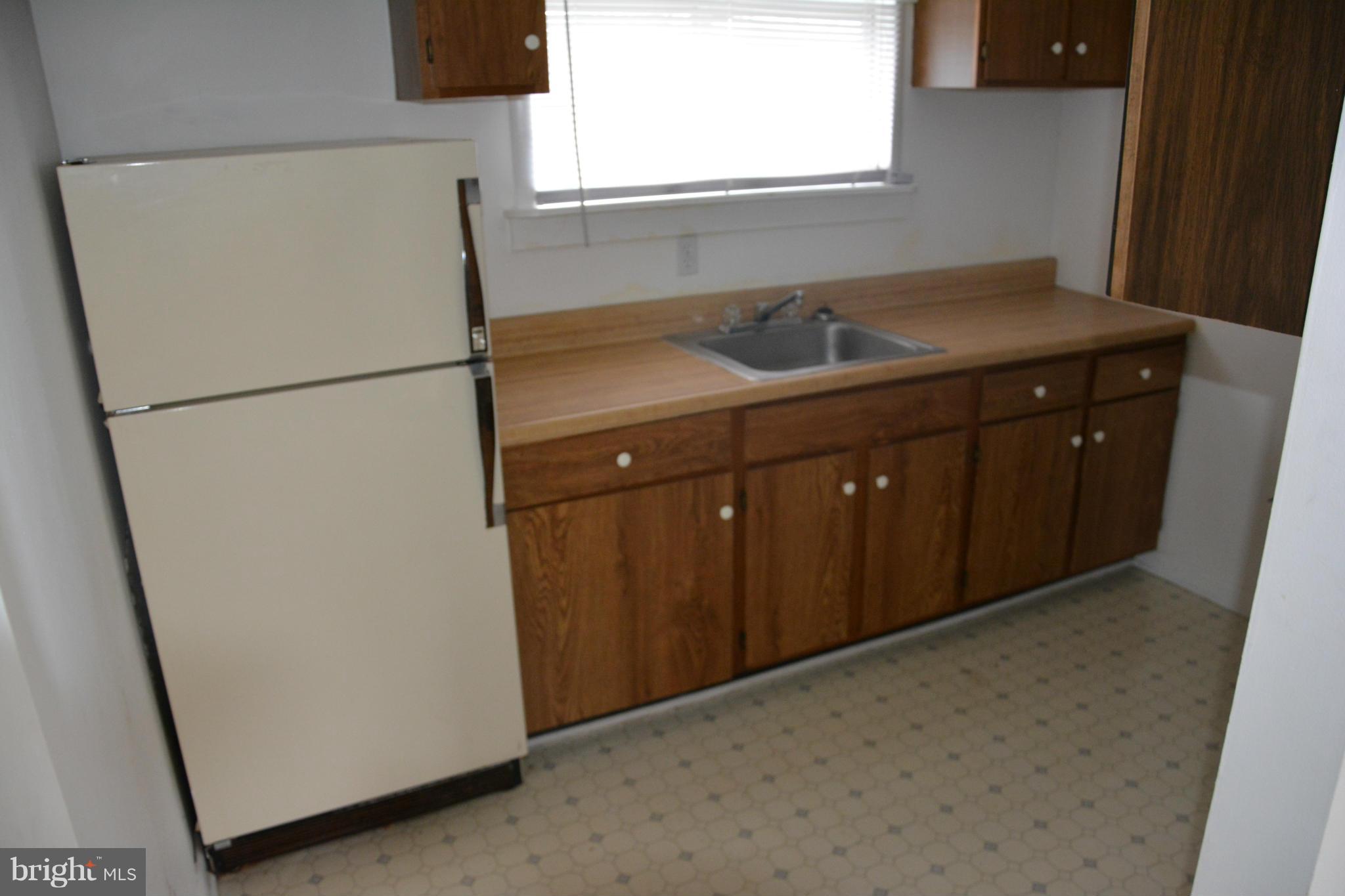 LAKE SHORE - Commercial Sale