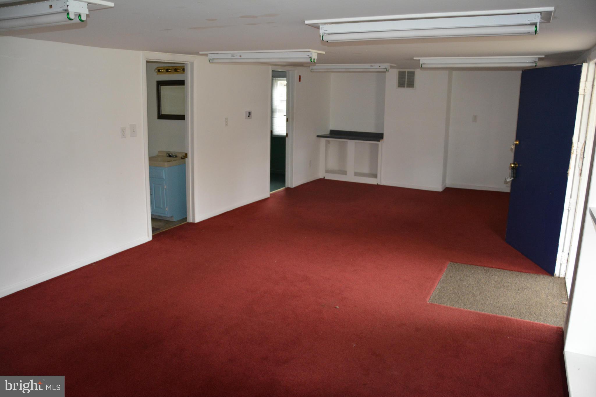 LAKE SHORE - Commercial Sale