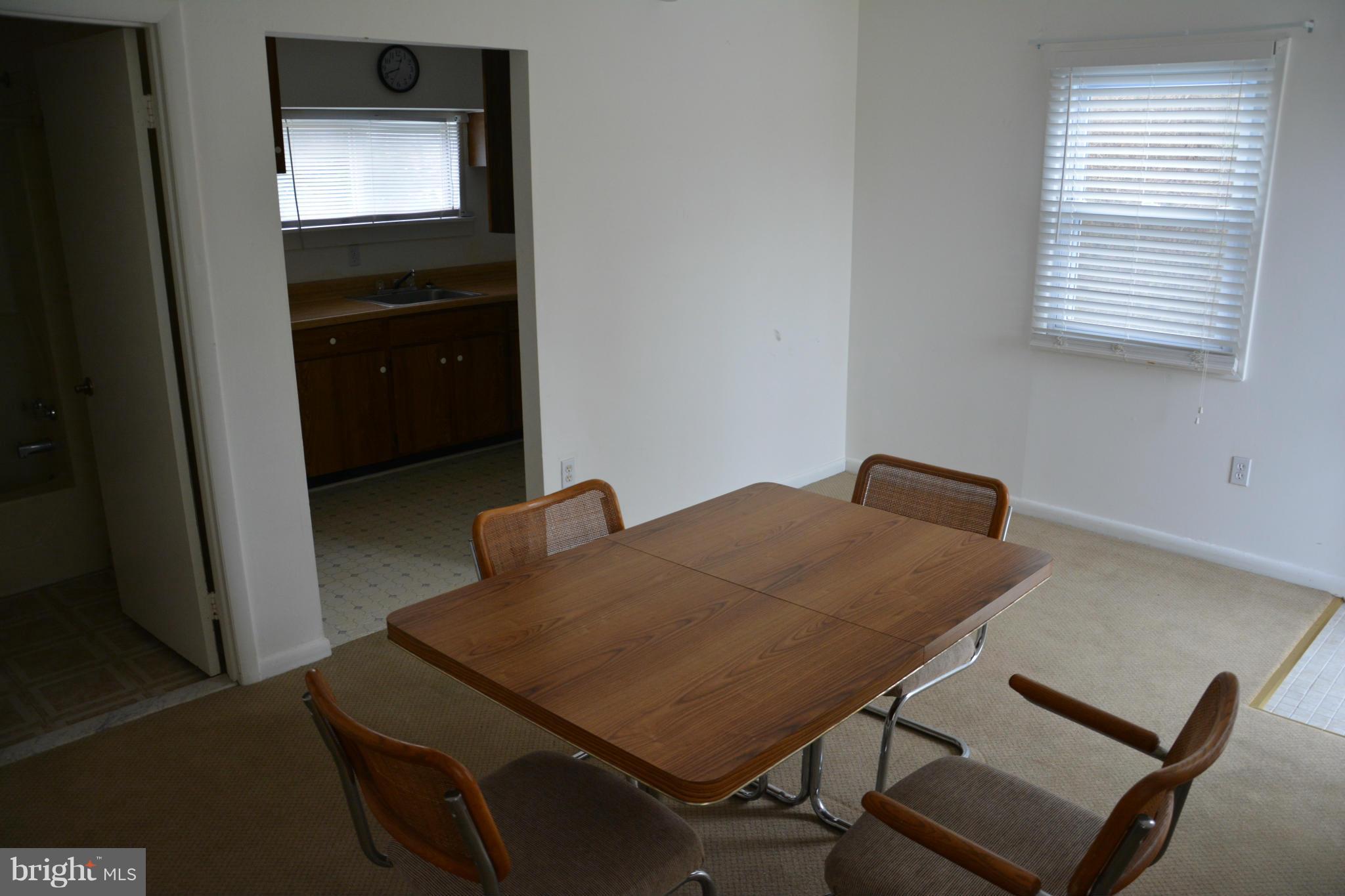 LAKE SHORE - Commercial Sale