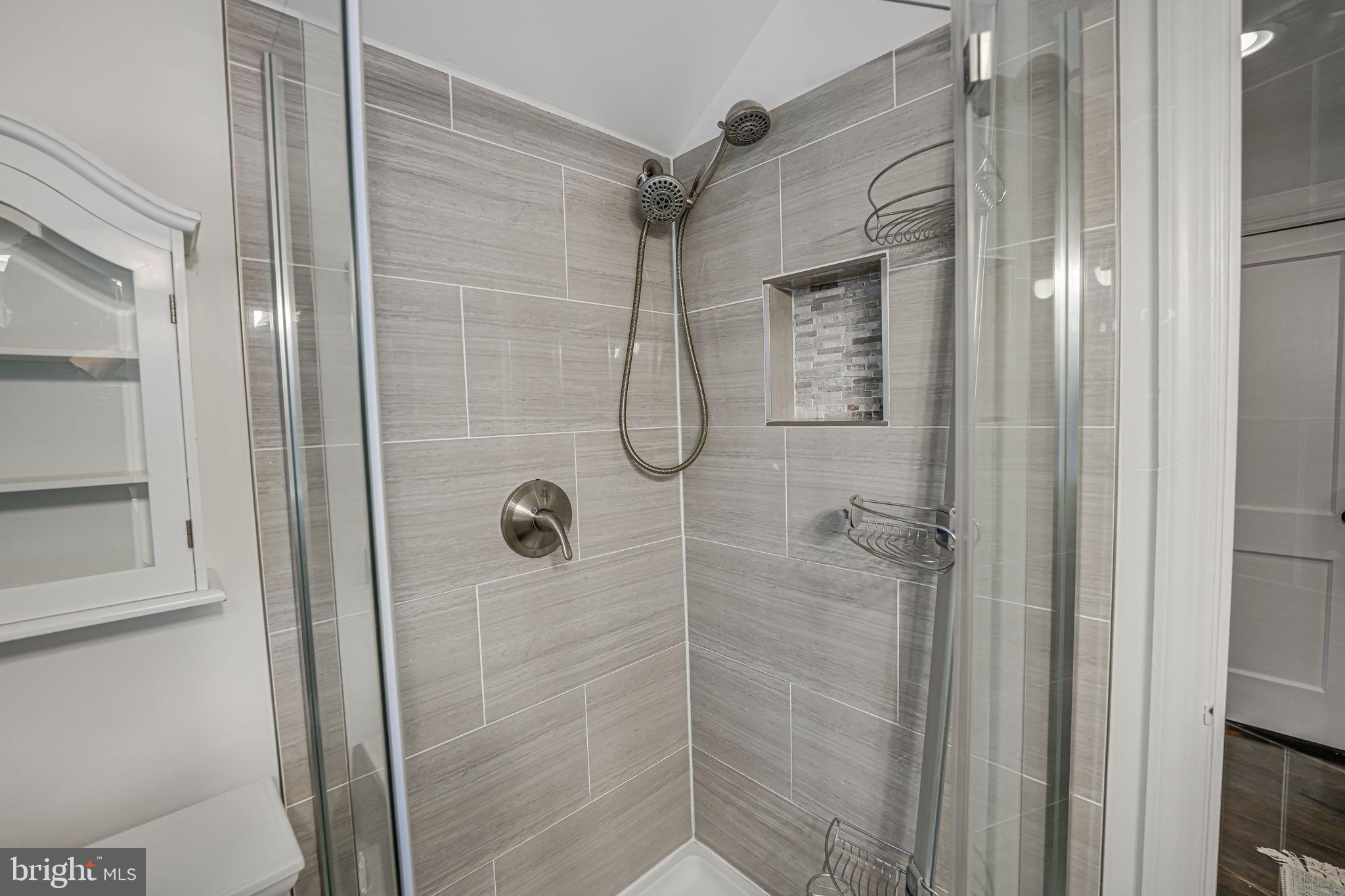 BUCKNELL MANOR - Residential