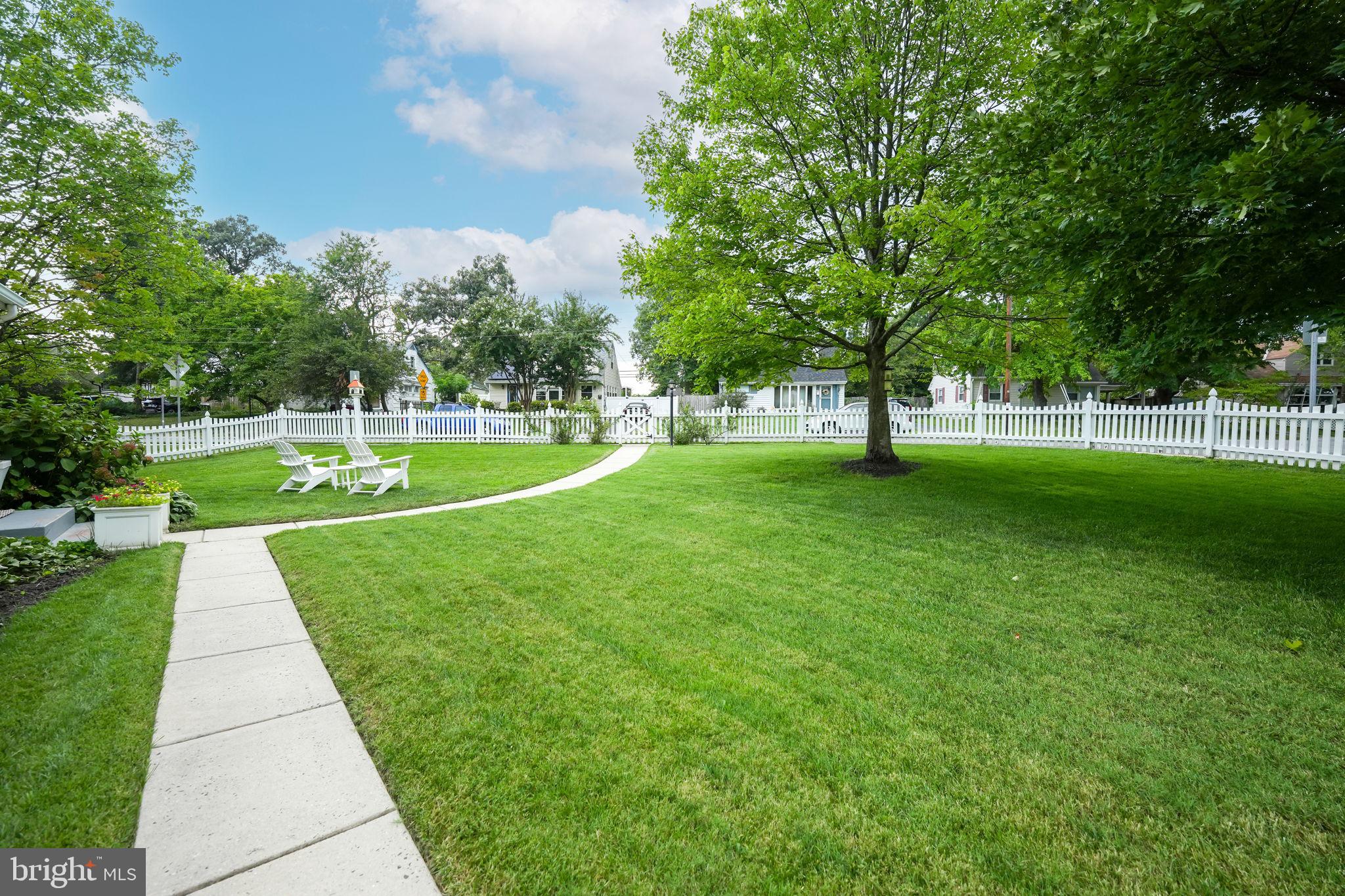 BUCKNELL MANOR - Residential