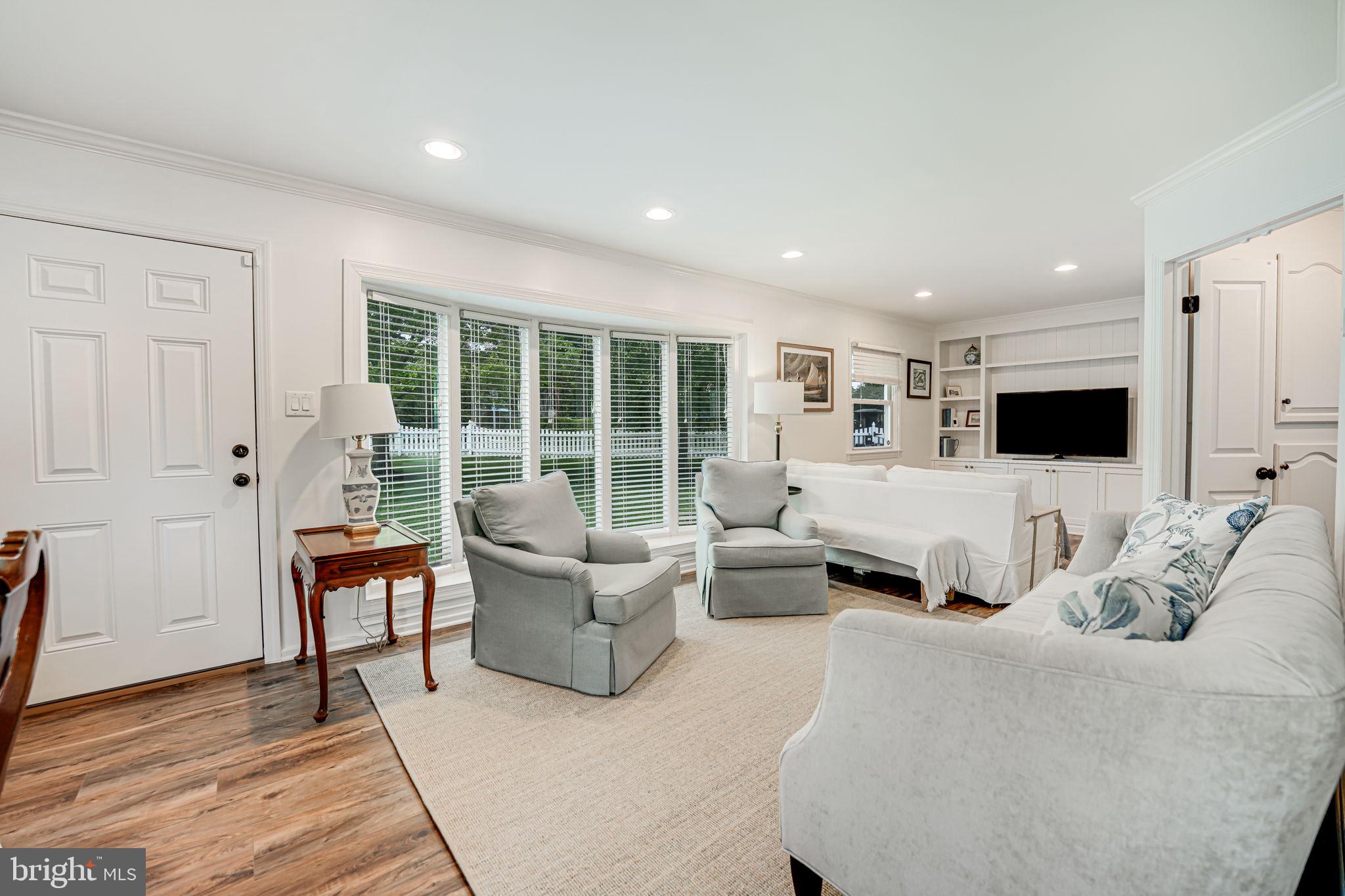 BUCKNELL MANOR - Residential