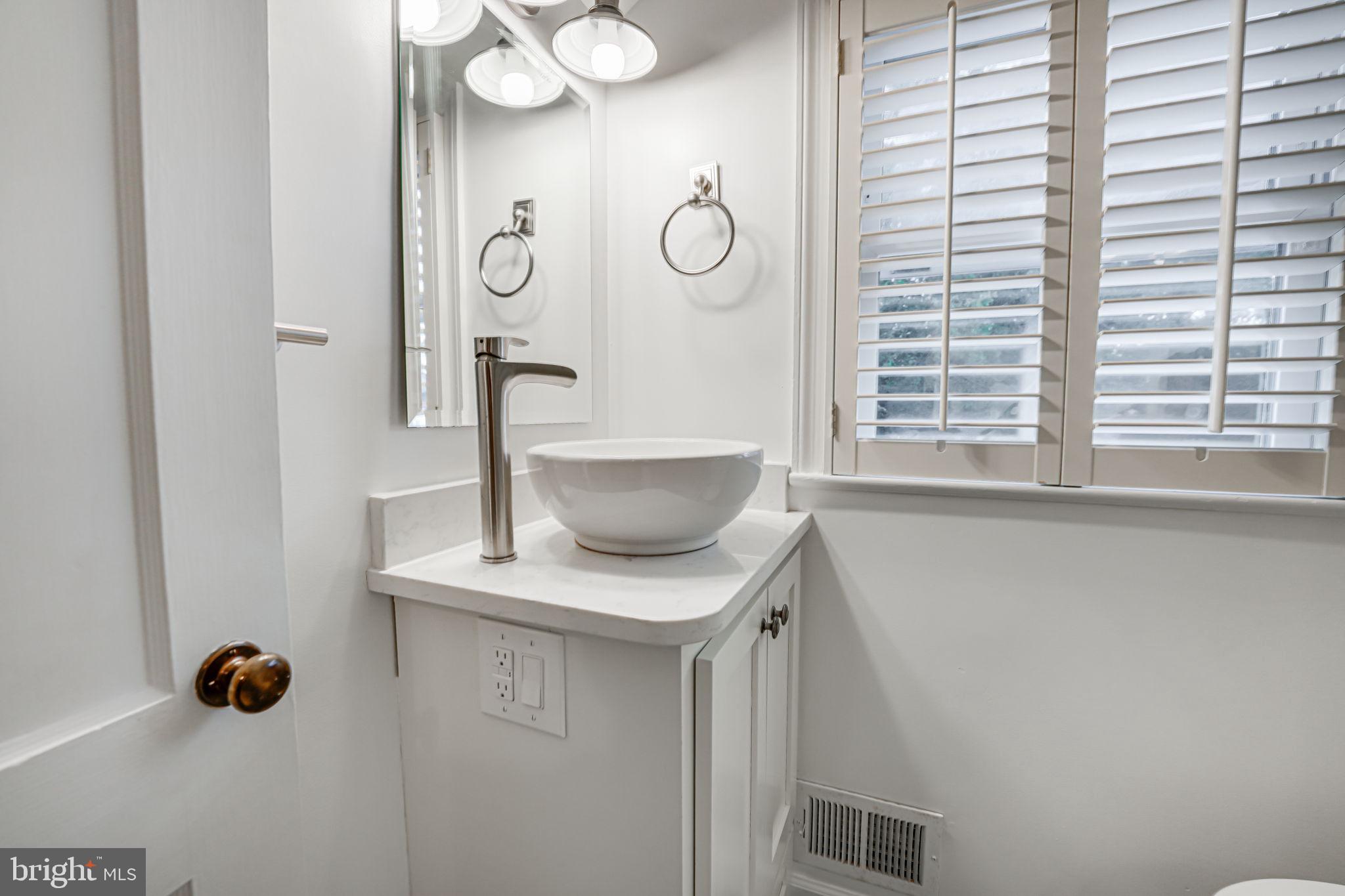 BUCKNELL MANOR - Residential