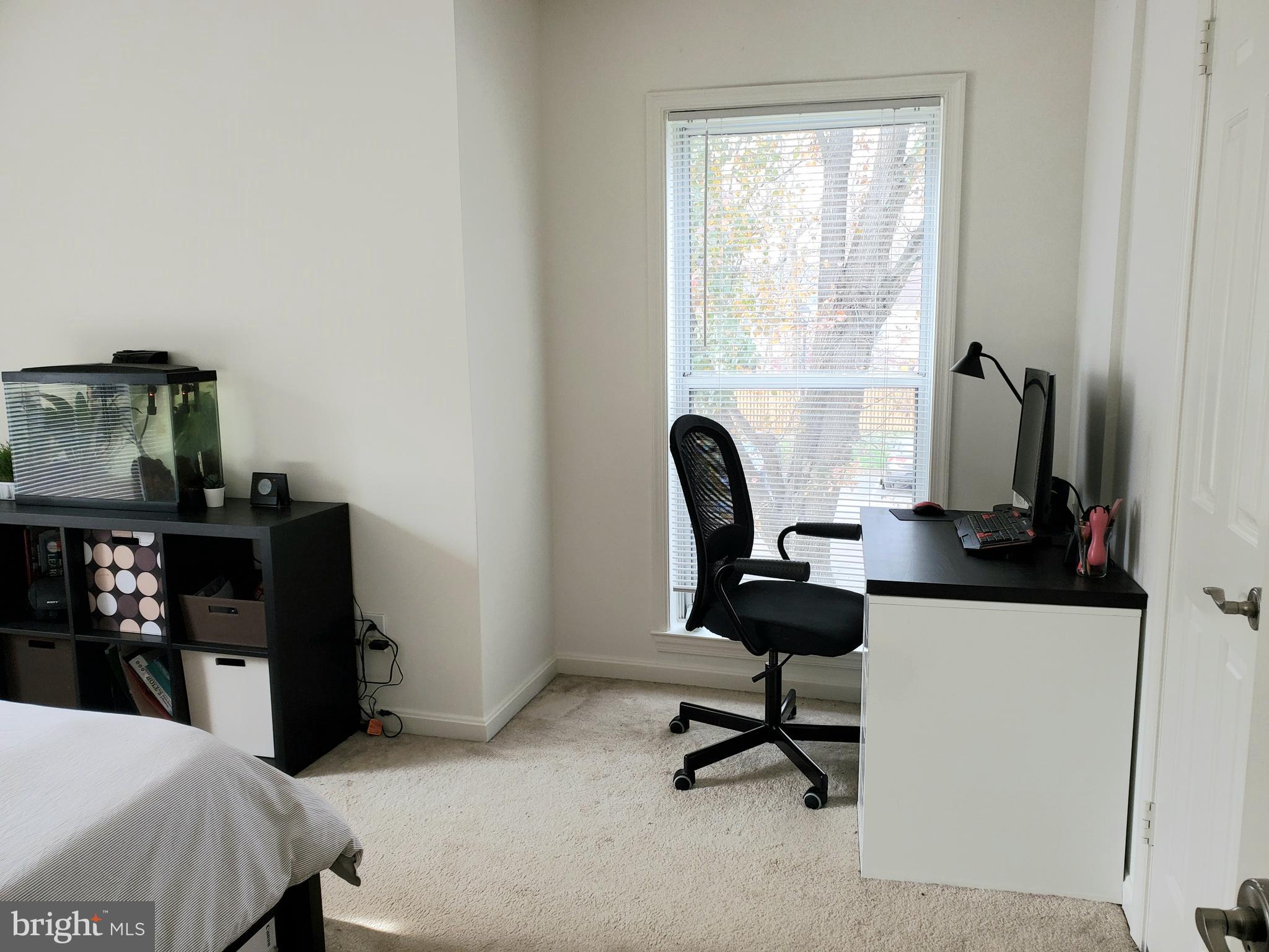 FOUR WINDS AT OAKTON - Residential Lease