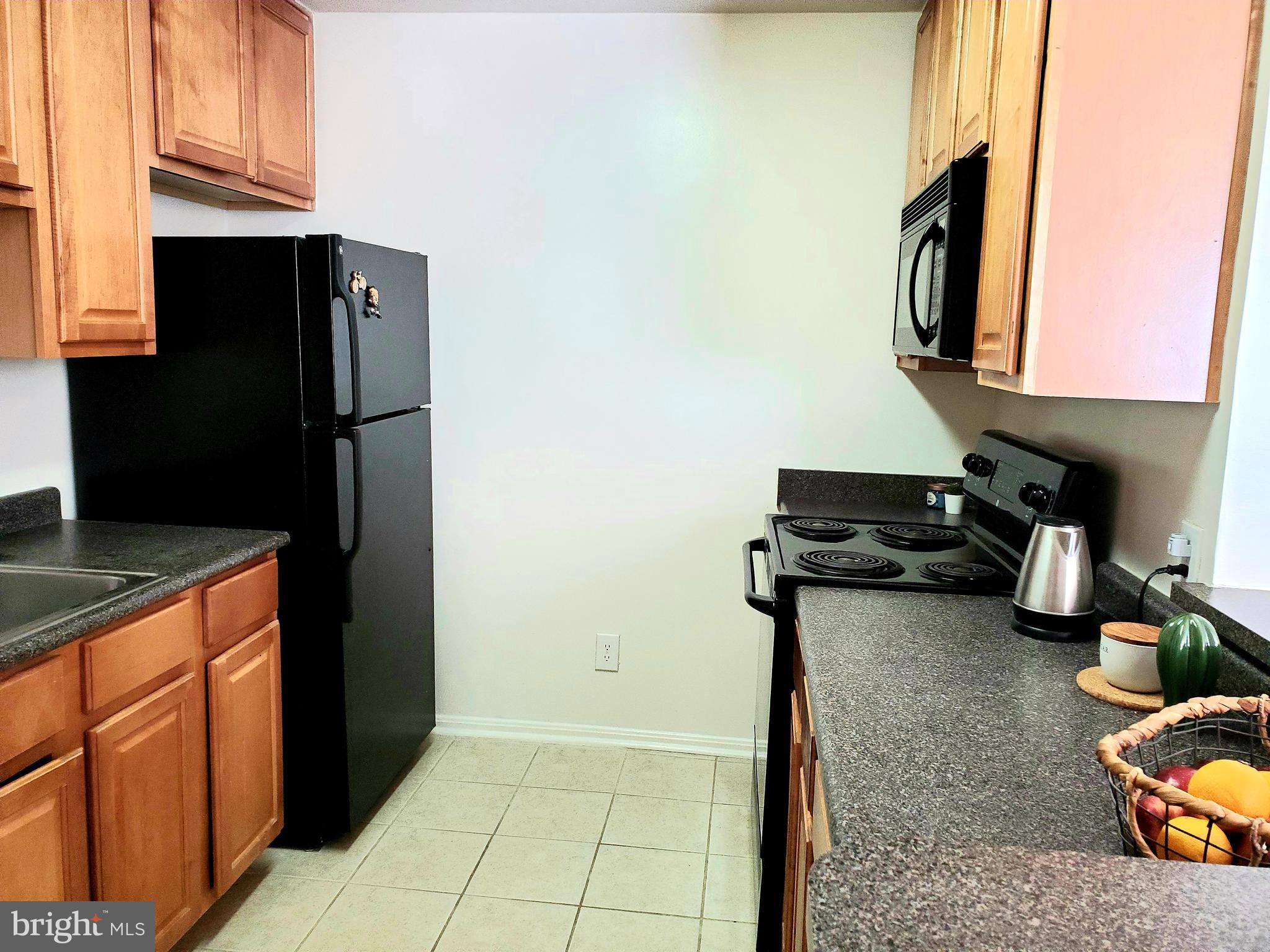 FOUR WINDS AT OAKTON - Residential Lease