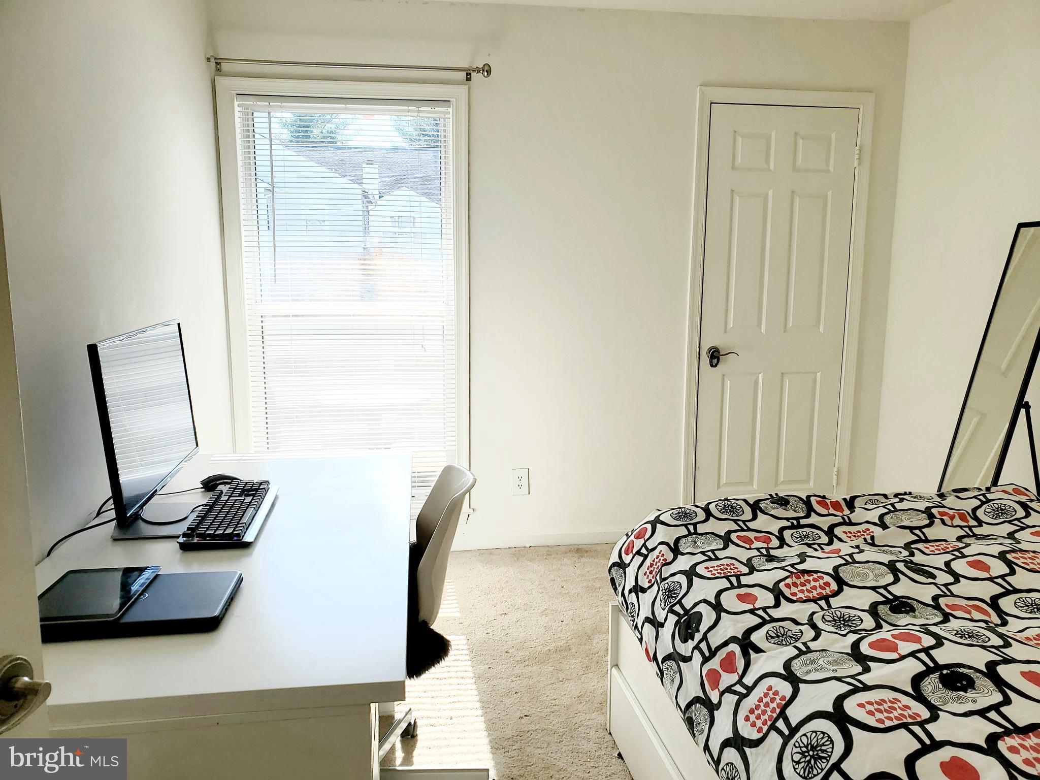 FOUR WINDS AT OAKTON - Residential Lease