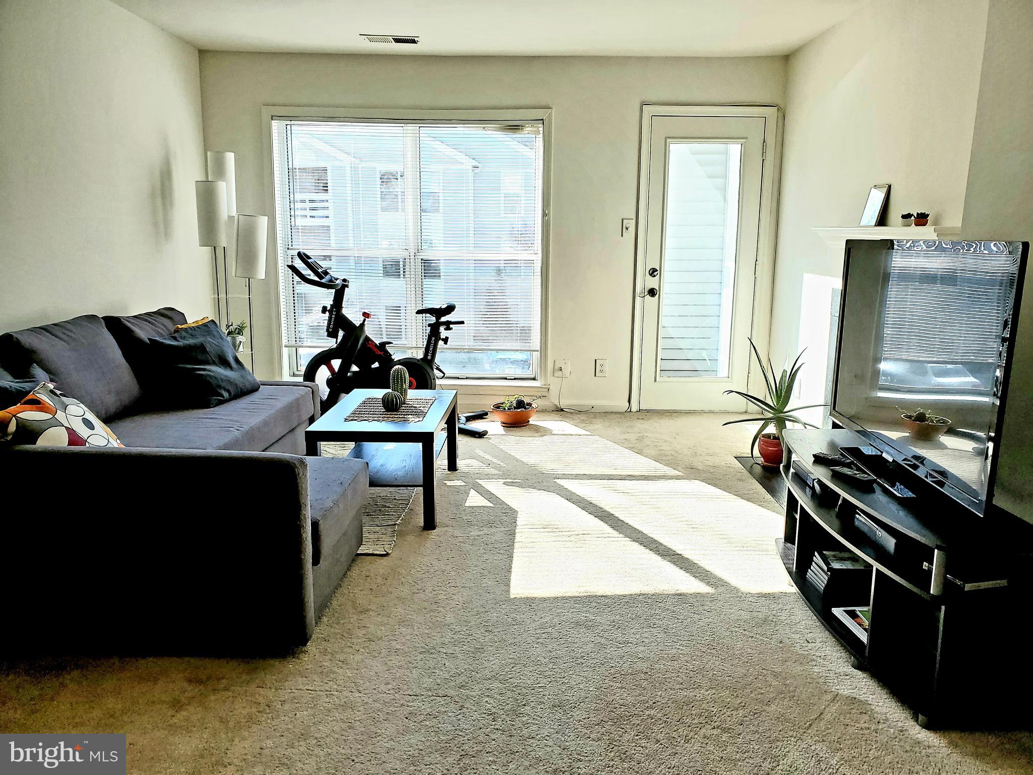 FOUR WINDS AT OAKTON - Residential Lease