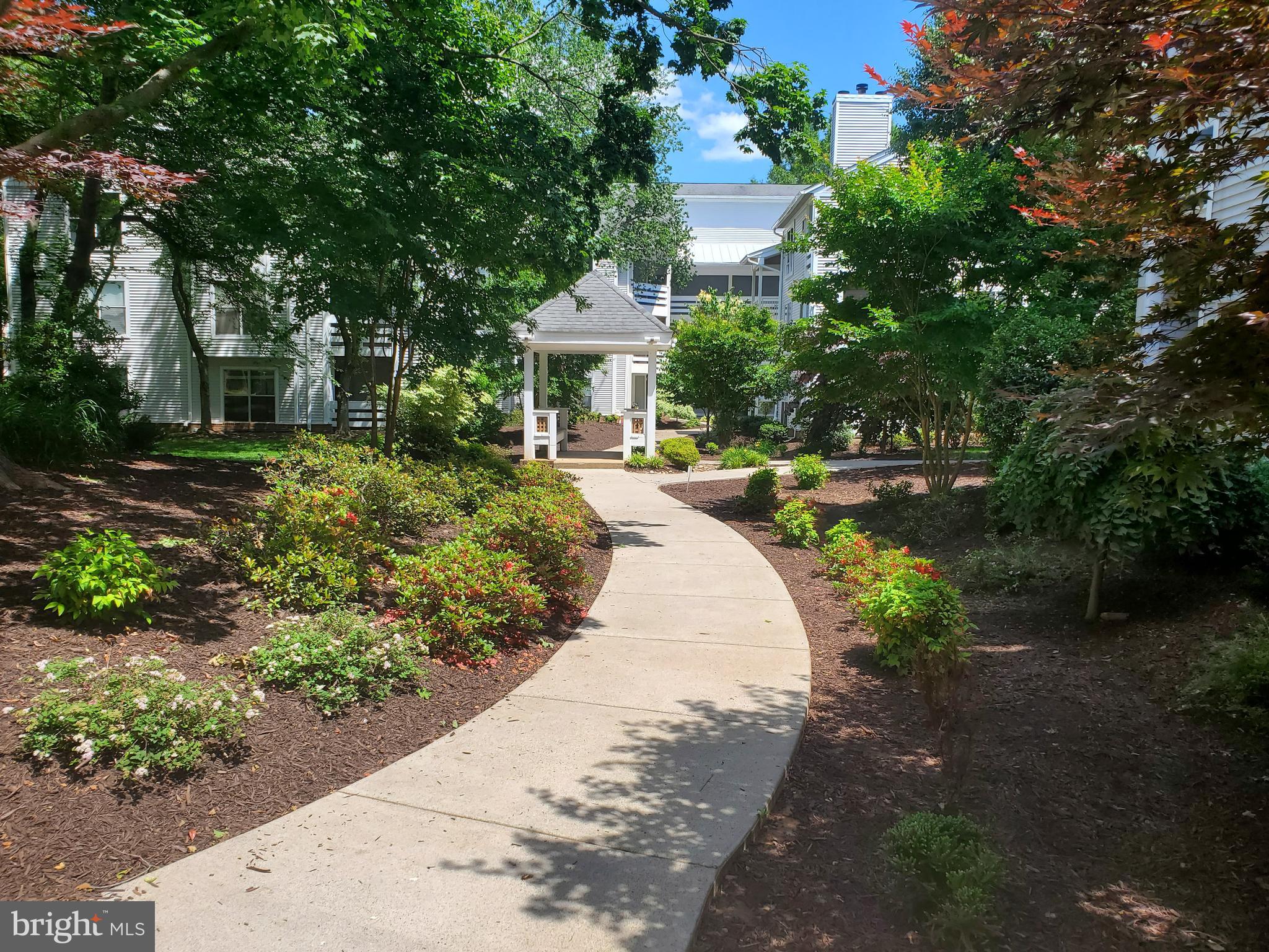 FOUR WINDS AT OAKTON - Residential Lease