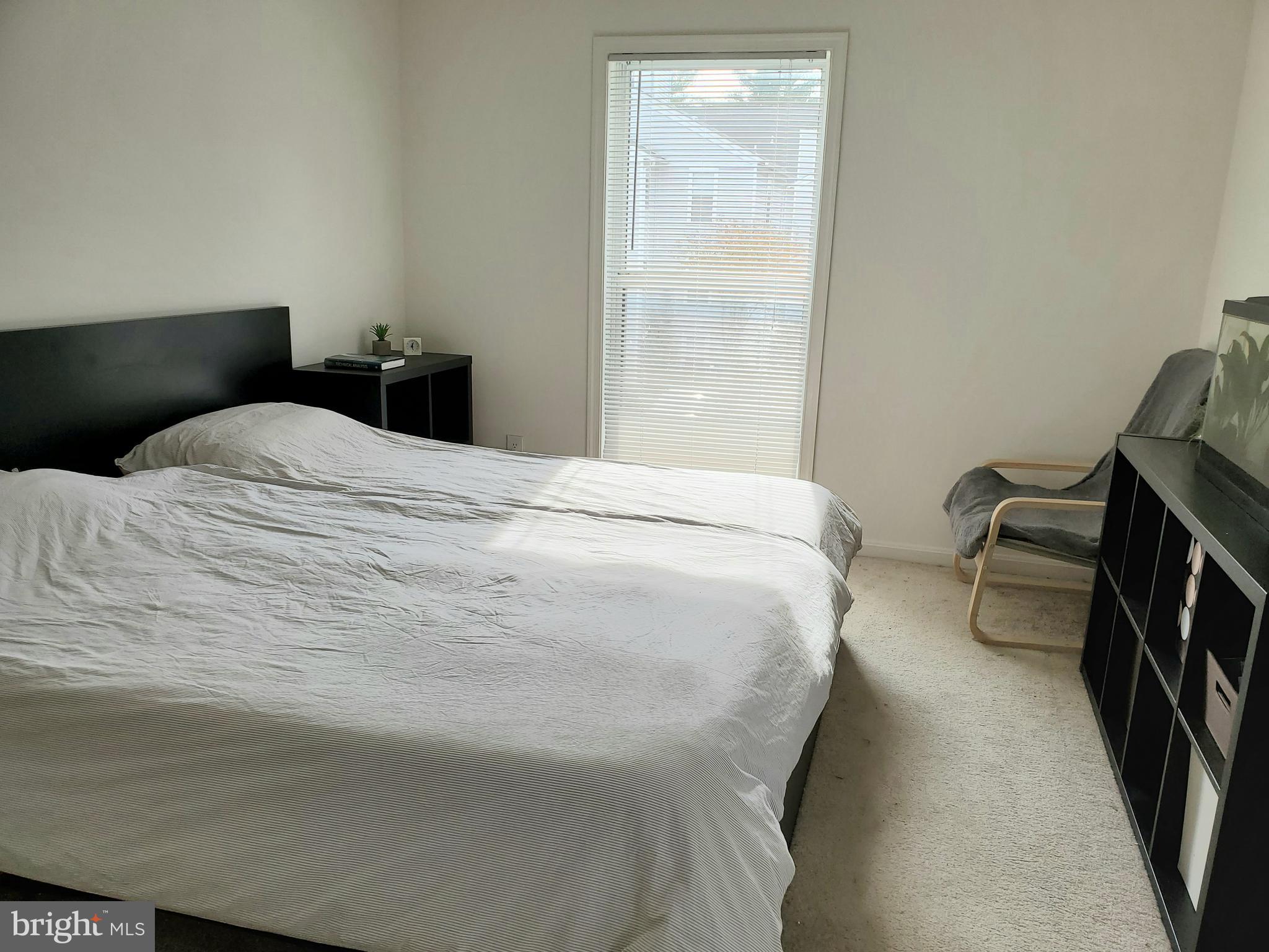 FOUR WINDS AT OAKTON - Residential Lease