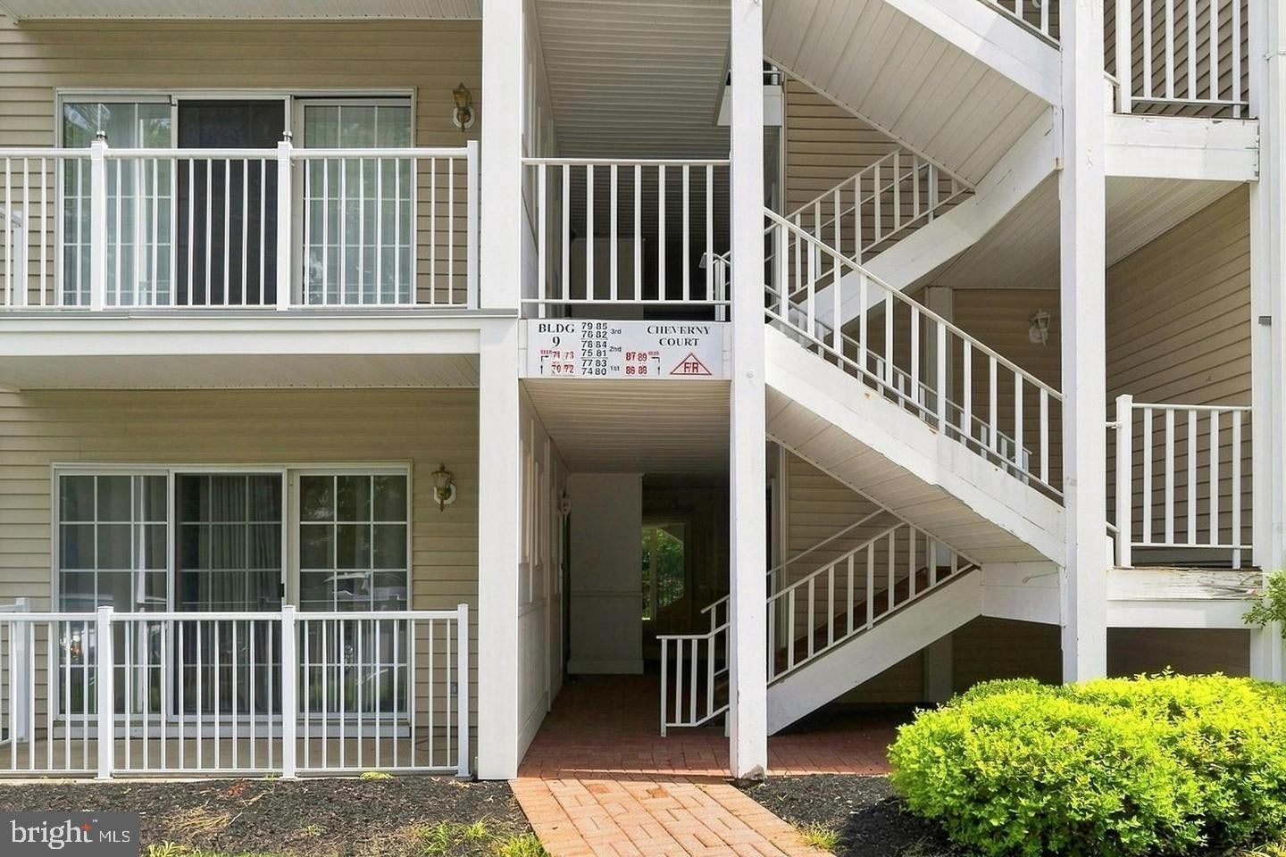 85 CHEVERNY COURT