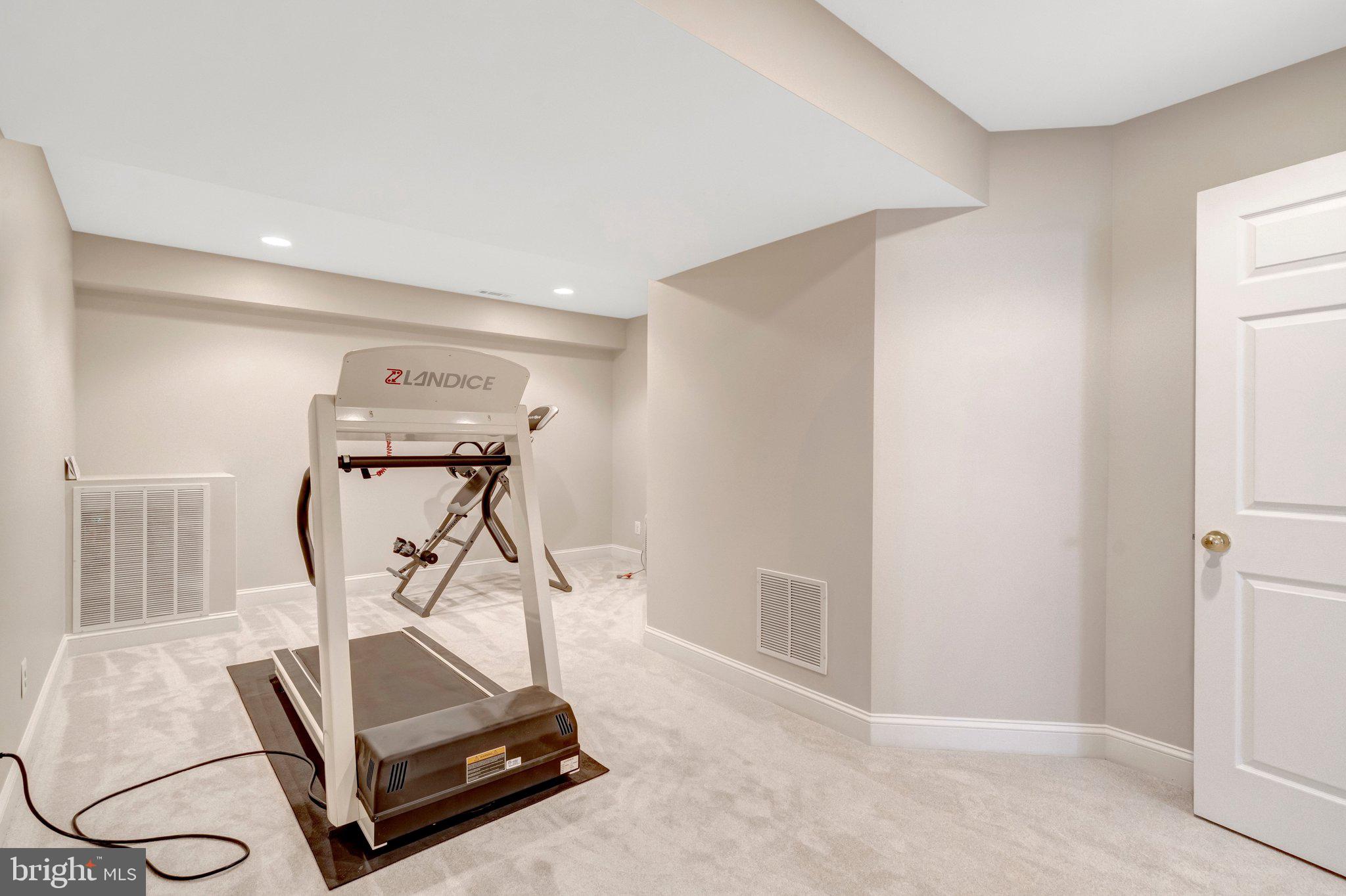 SOUTH RIDING - Residential